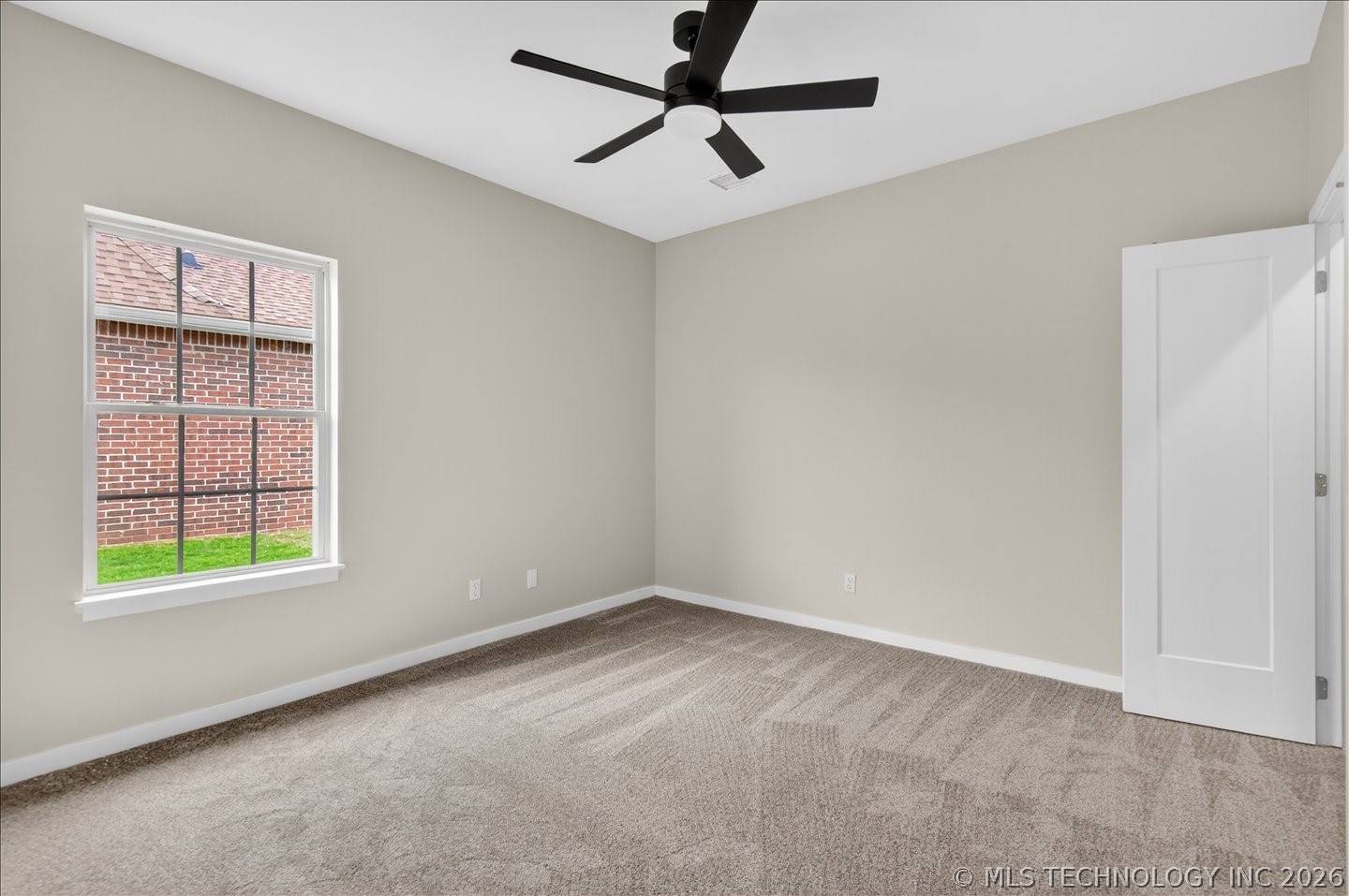 3224 Boardwalk Court Property Photo 28