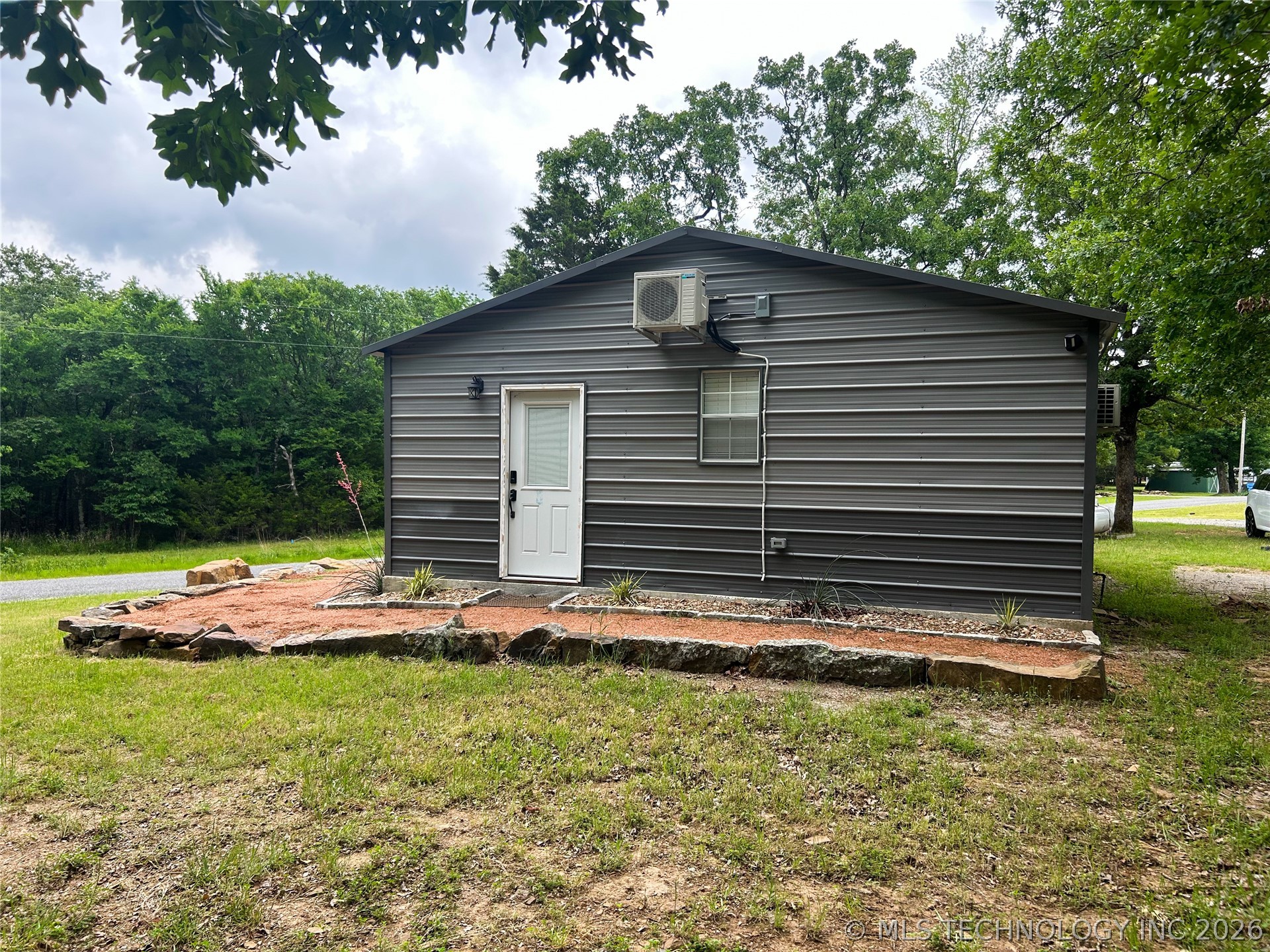 30 Arroyo Drive Property Photo 2