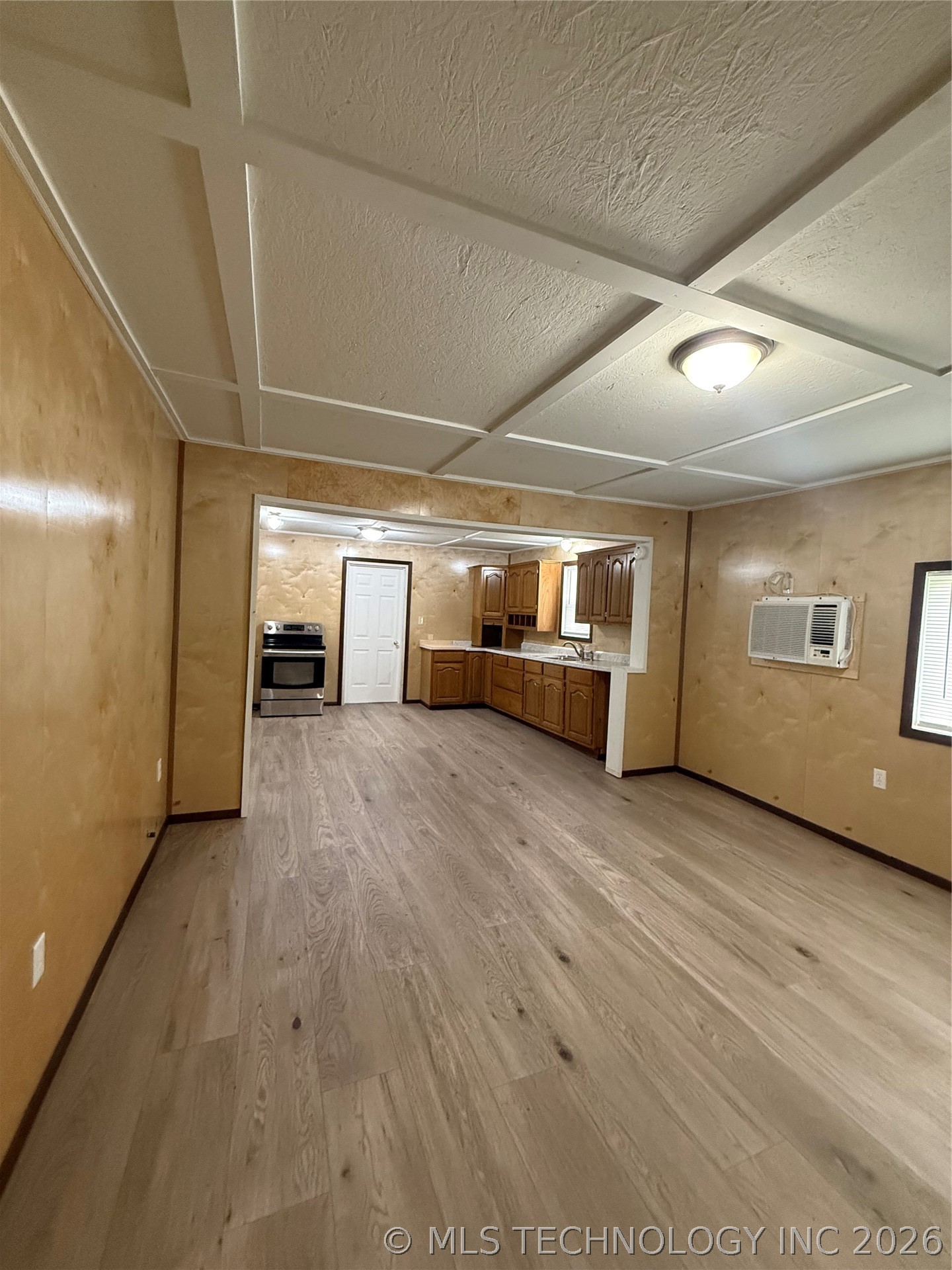 1202 W Division Street Property Photo 6