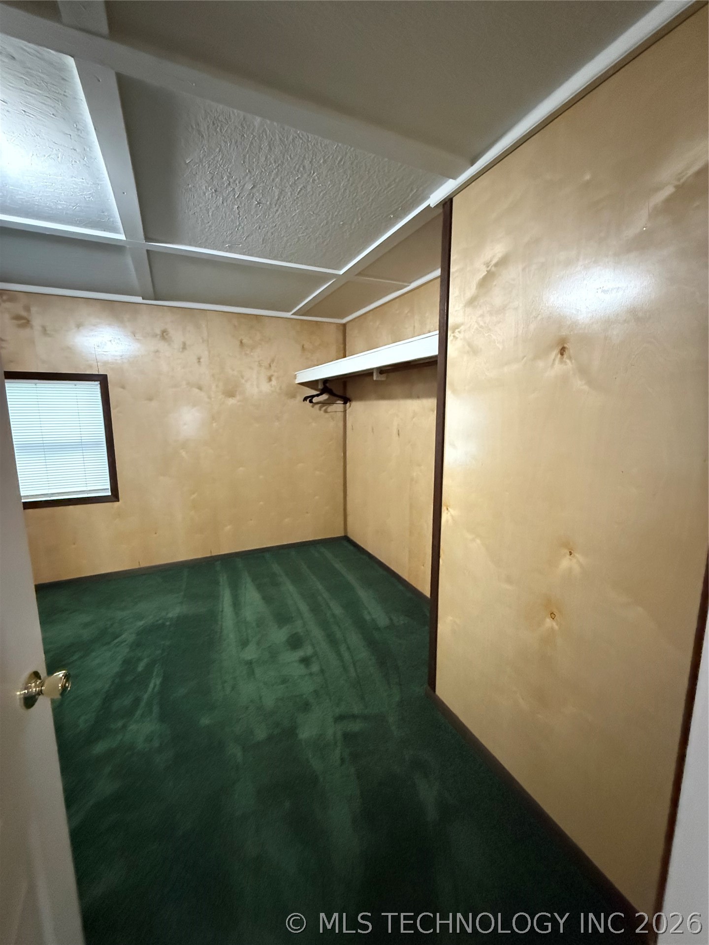 1202 W Division Street Property Photo 9