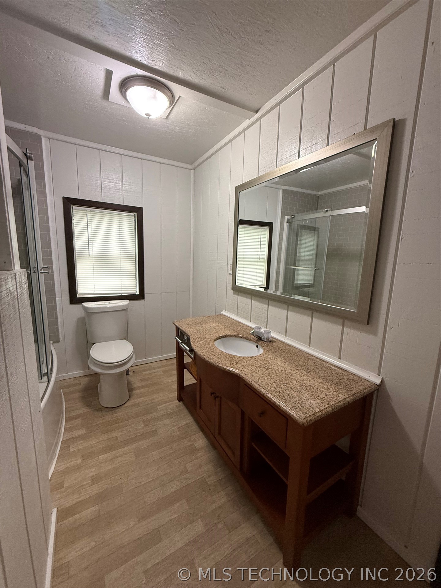 1202 W Division Street Property Photo 14