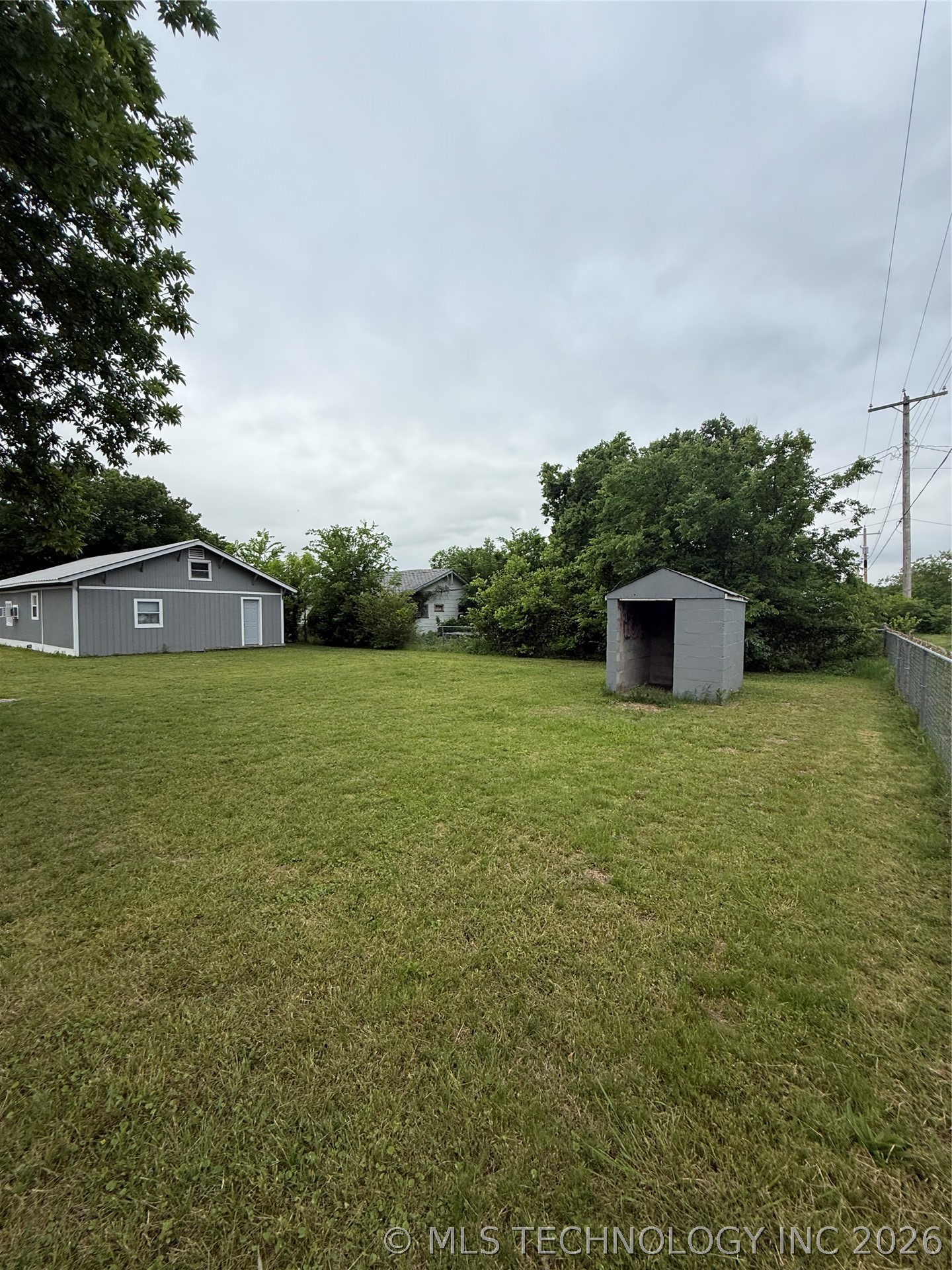 1202 W Division Street Property Photo 32