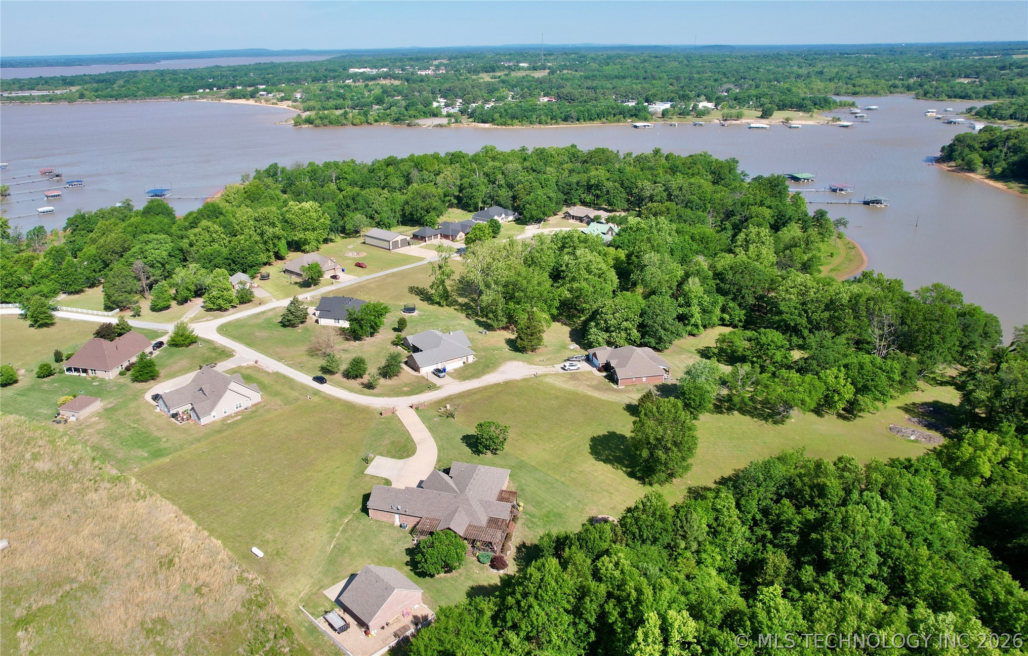 418970 E 1152 Road Property Photo 2