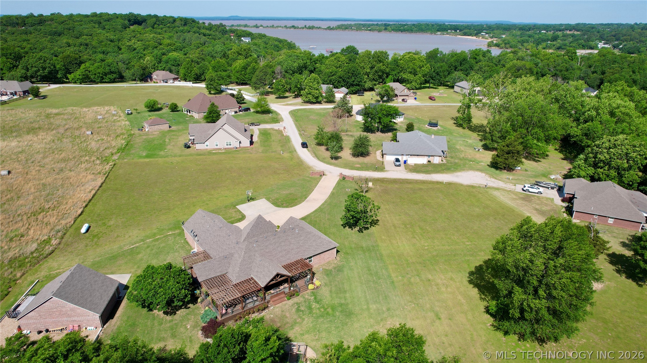 418970 E 1152 Road Property Photo 4