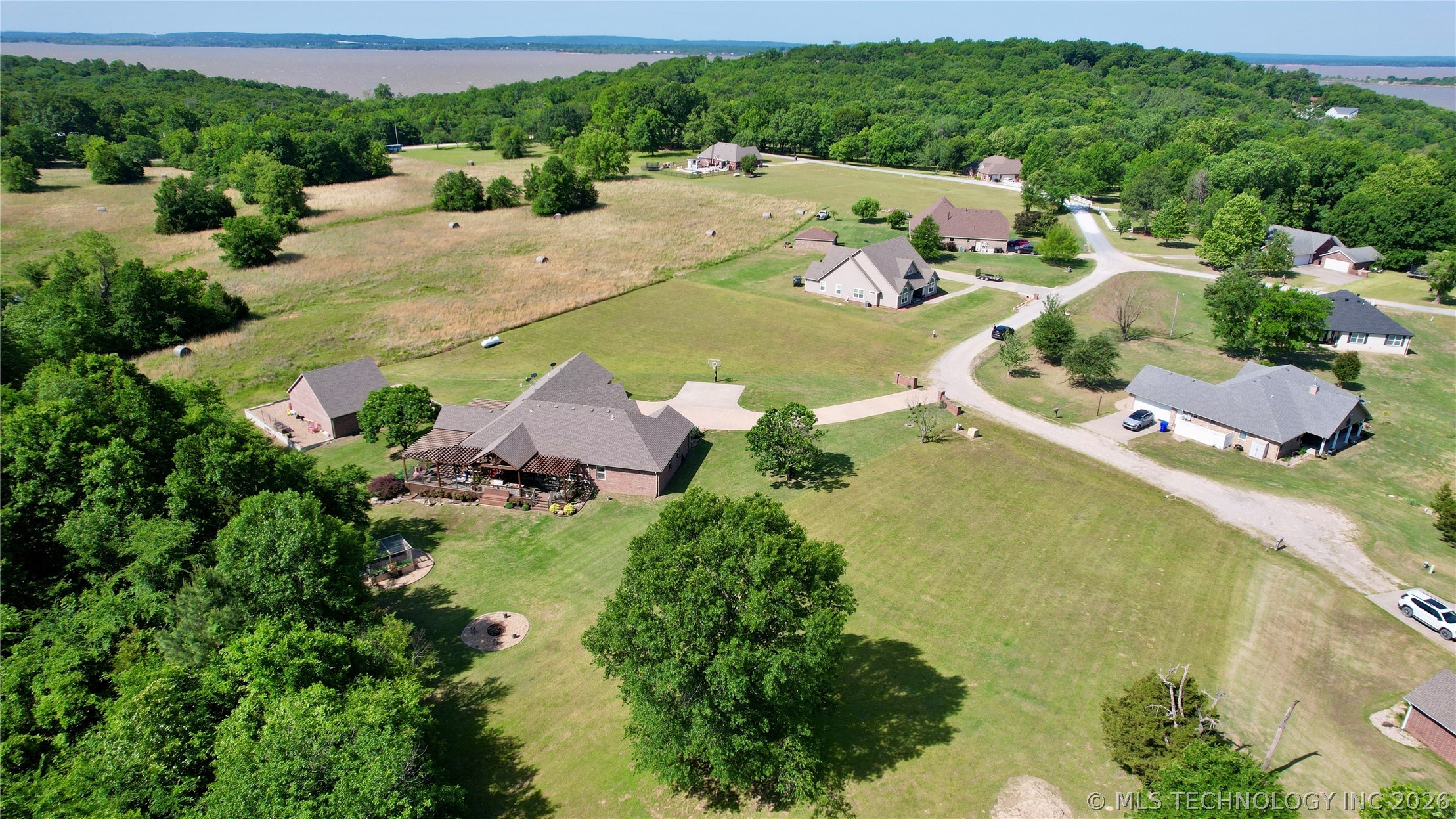 418970 E 1152 Road Property Photo 5