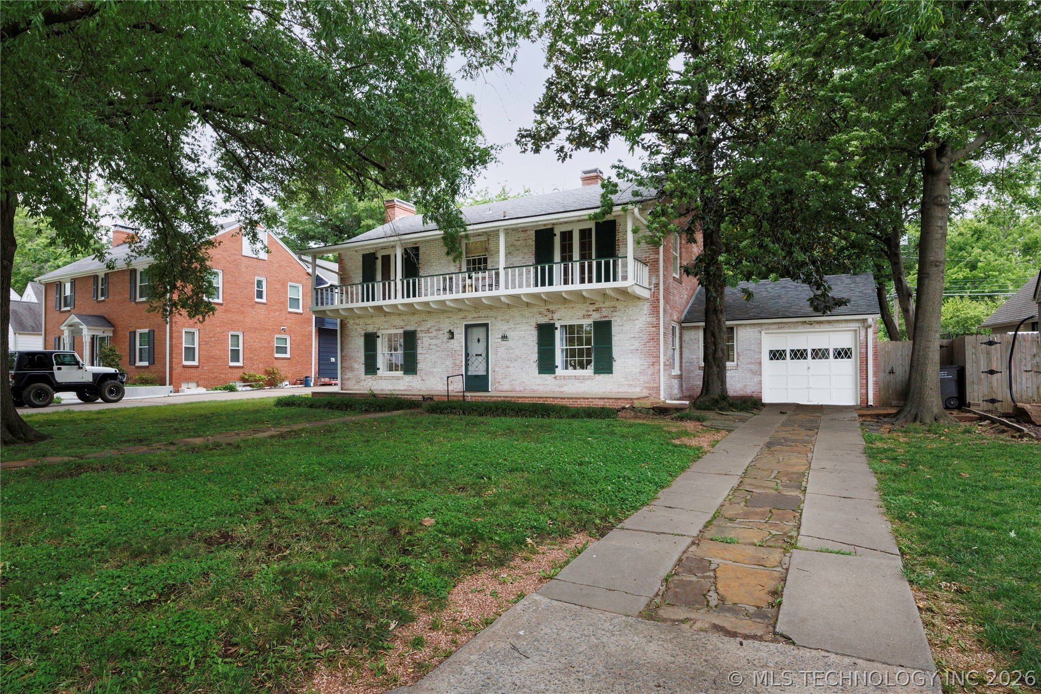 1655 Cherokee Place Property Photo 5