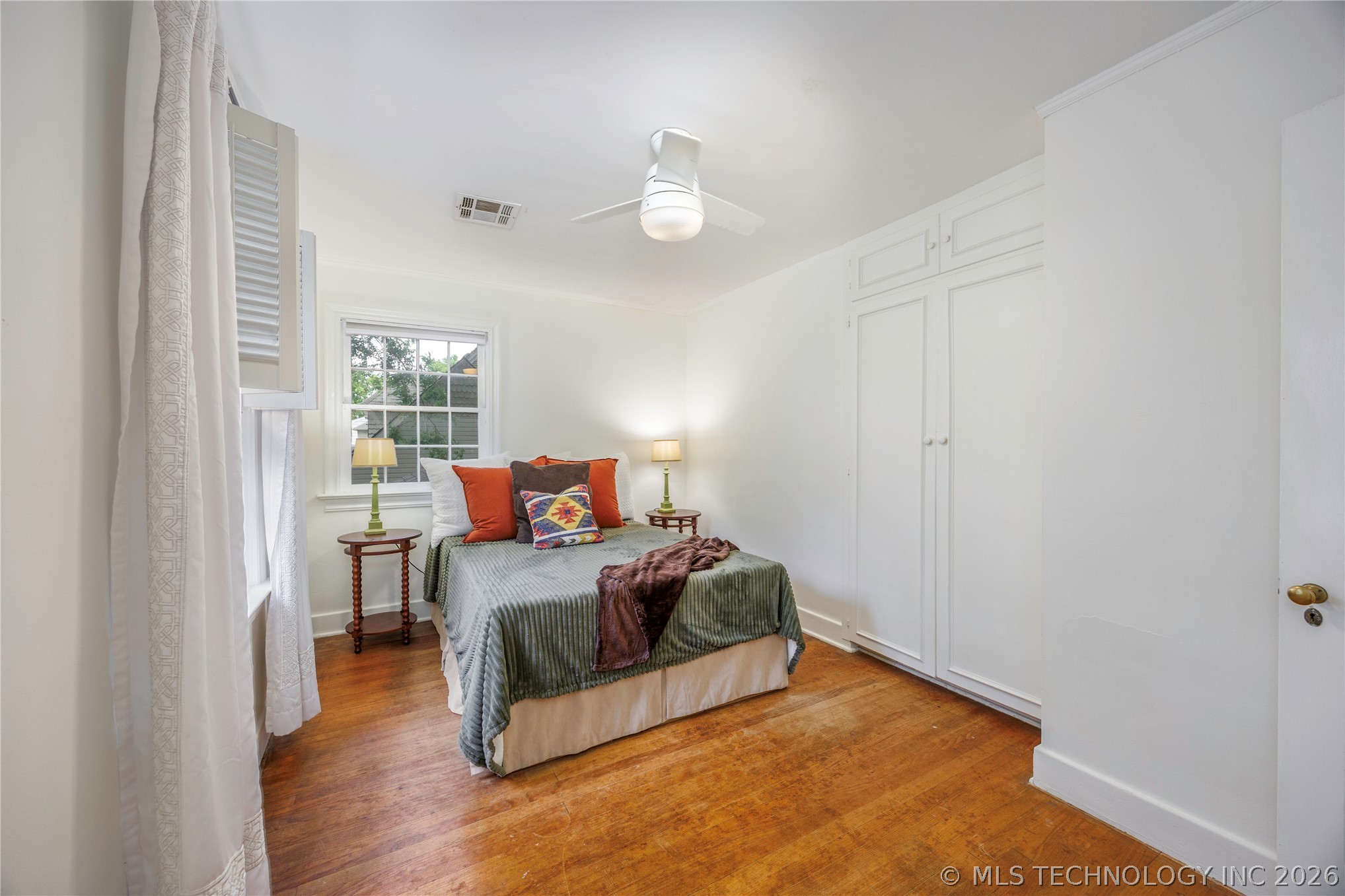 1655 Cherokee Place Property Photo 32