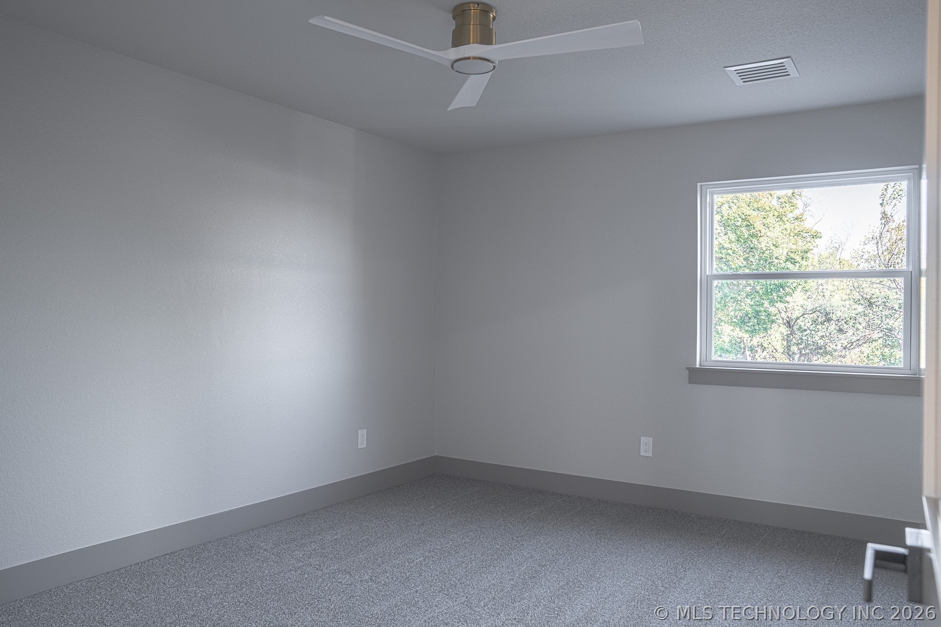 4929 S Columbia Avenue Property Photo 43