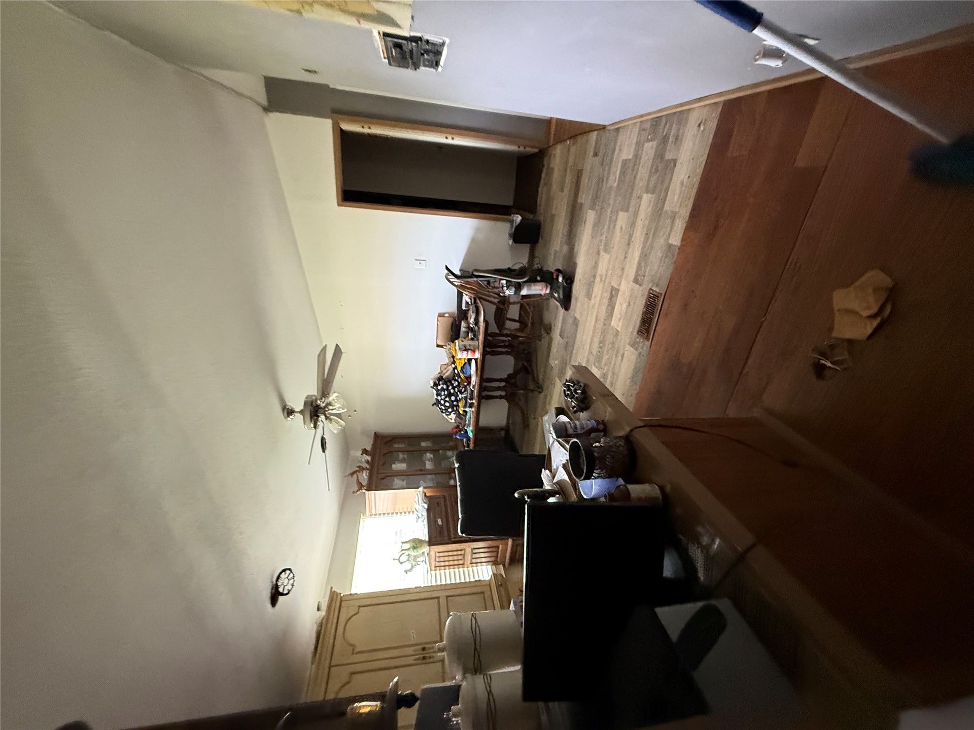 2105 E 7th Street Property Photo 9
