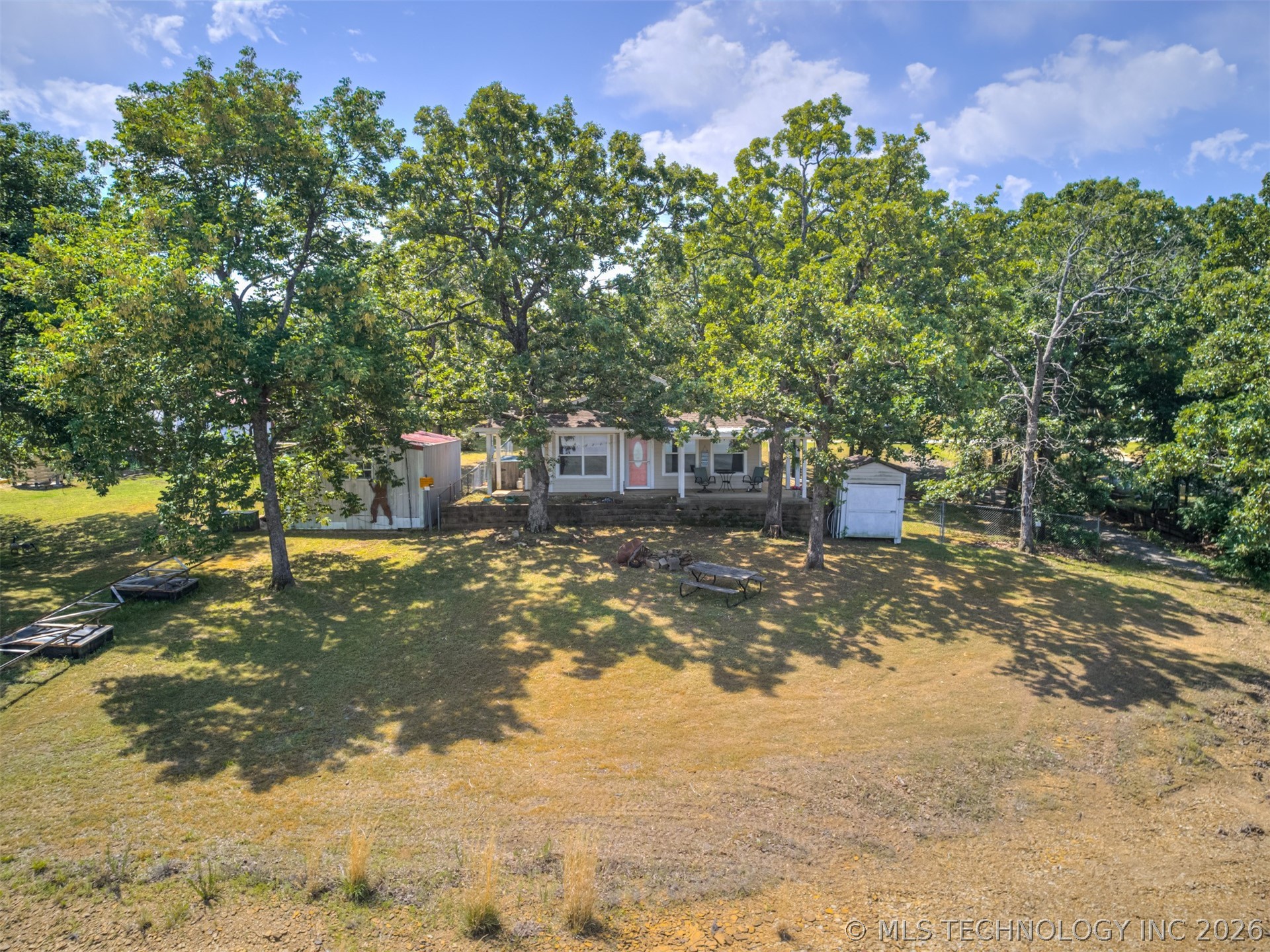 416627 Lakeside Property Photo 6