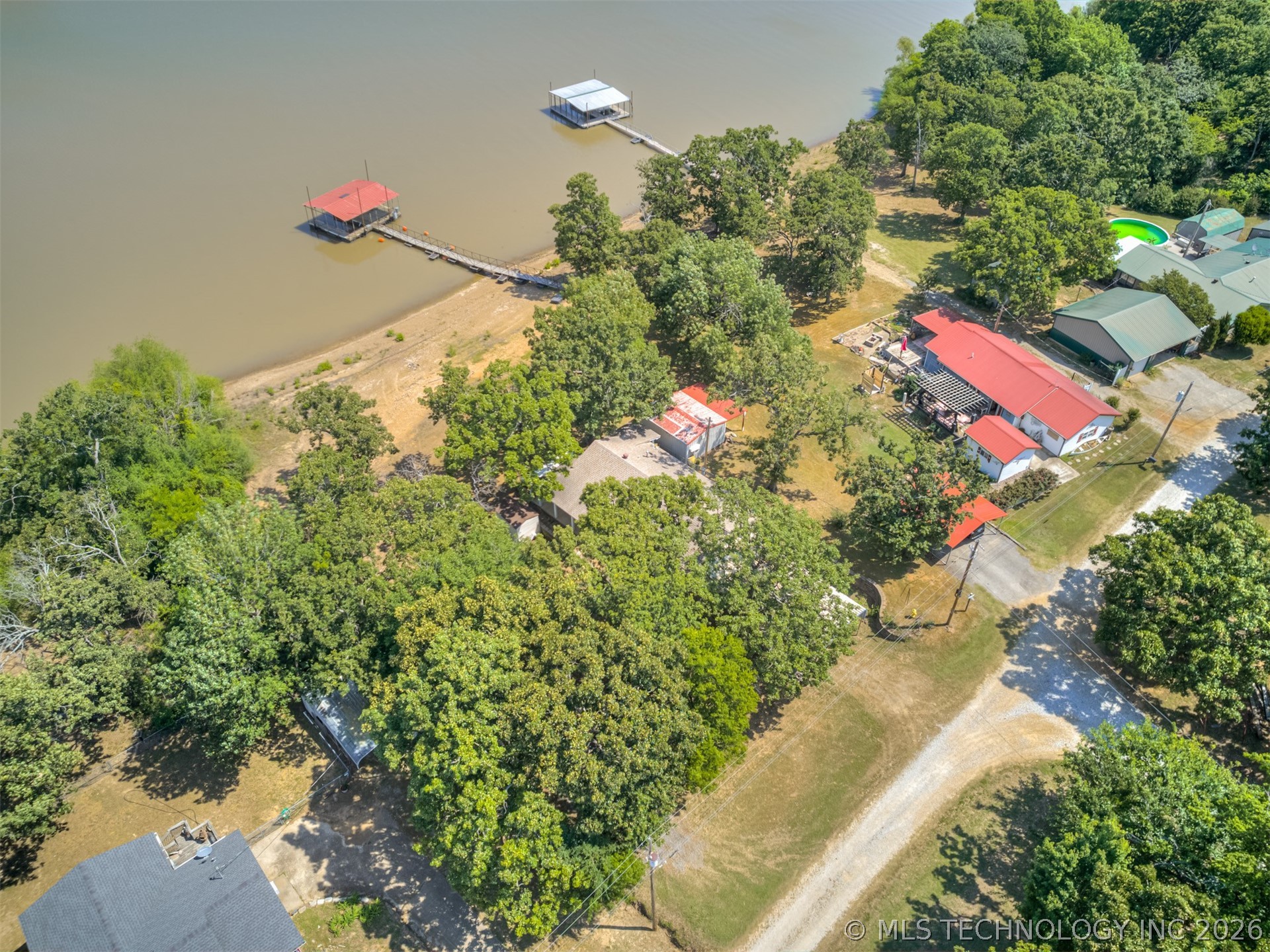 416627 Lakeside Property Photo 7
