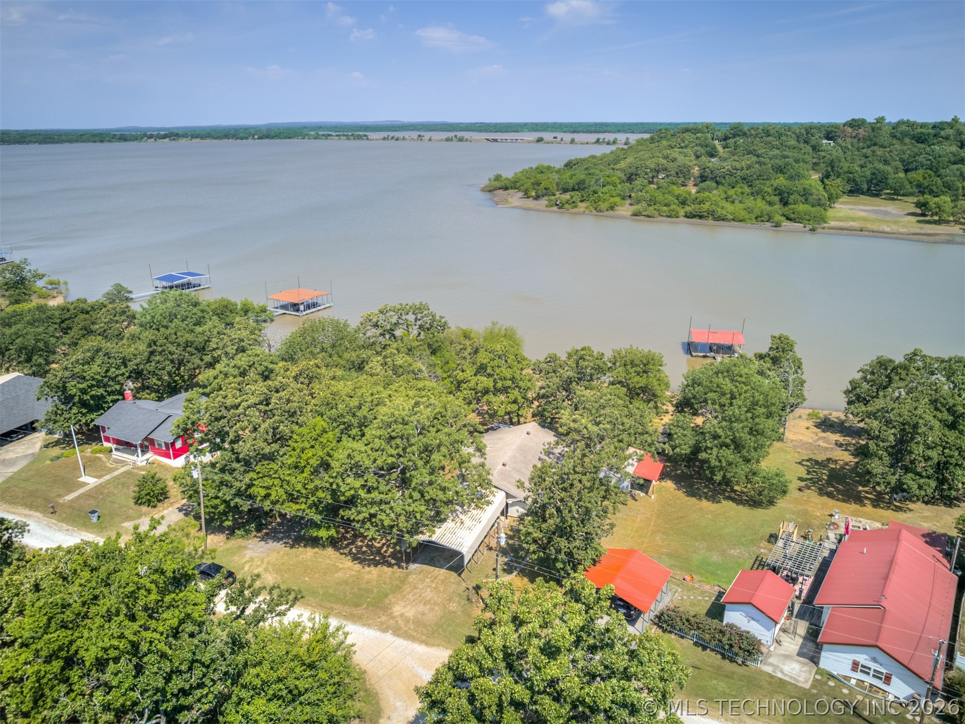 416627 Lakeside Property Photo 8