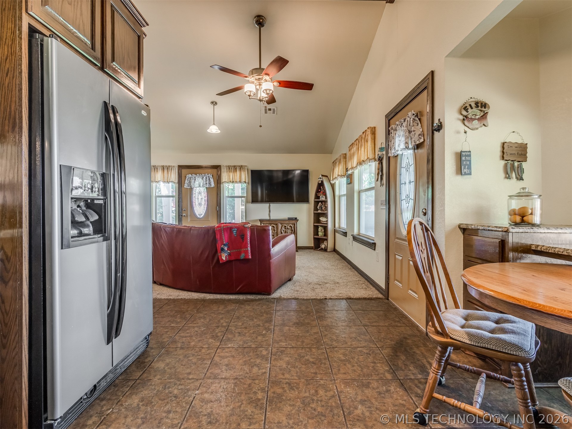 416627 Lakeside Property Photo 18