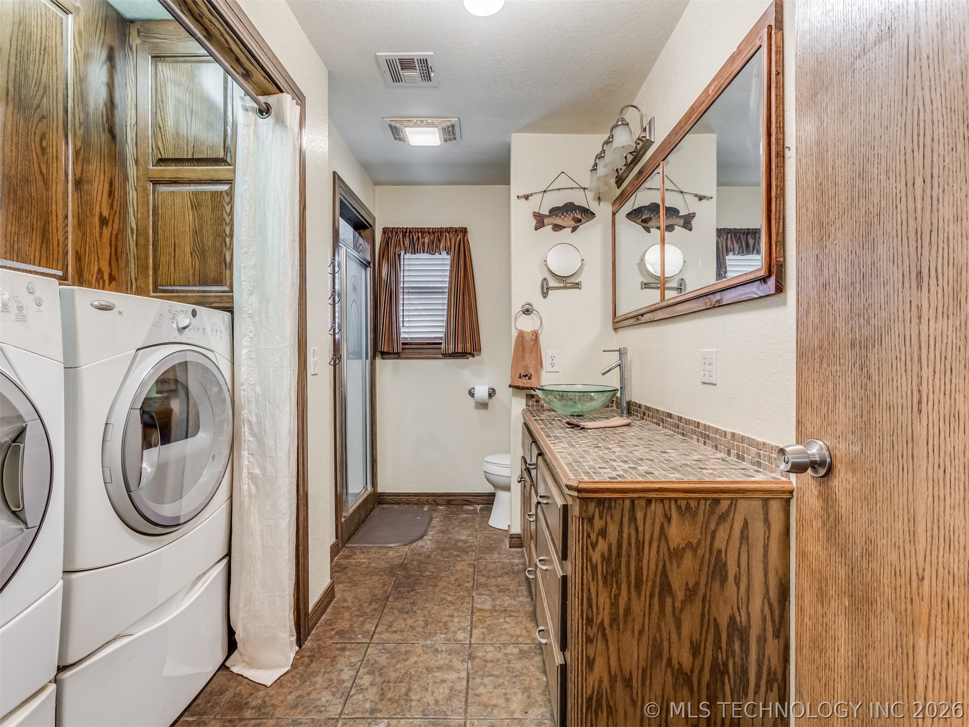 416627 Lakeside Property Photo 25