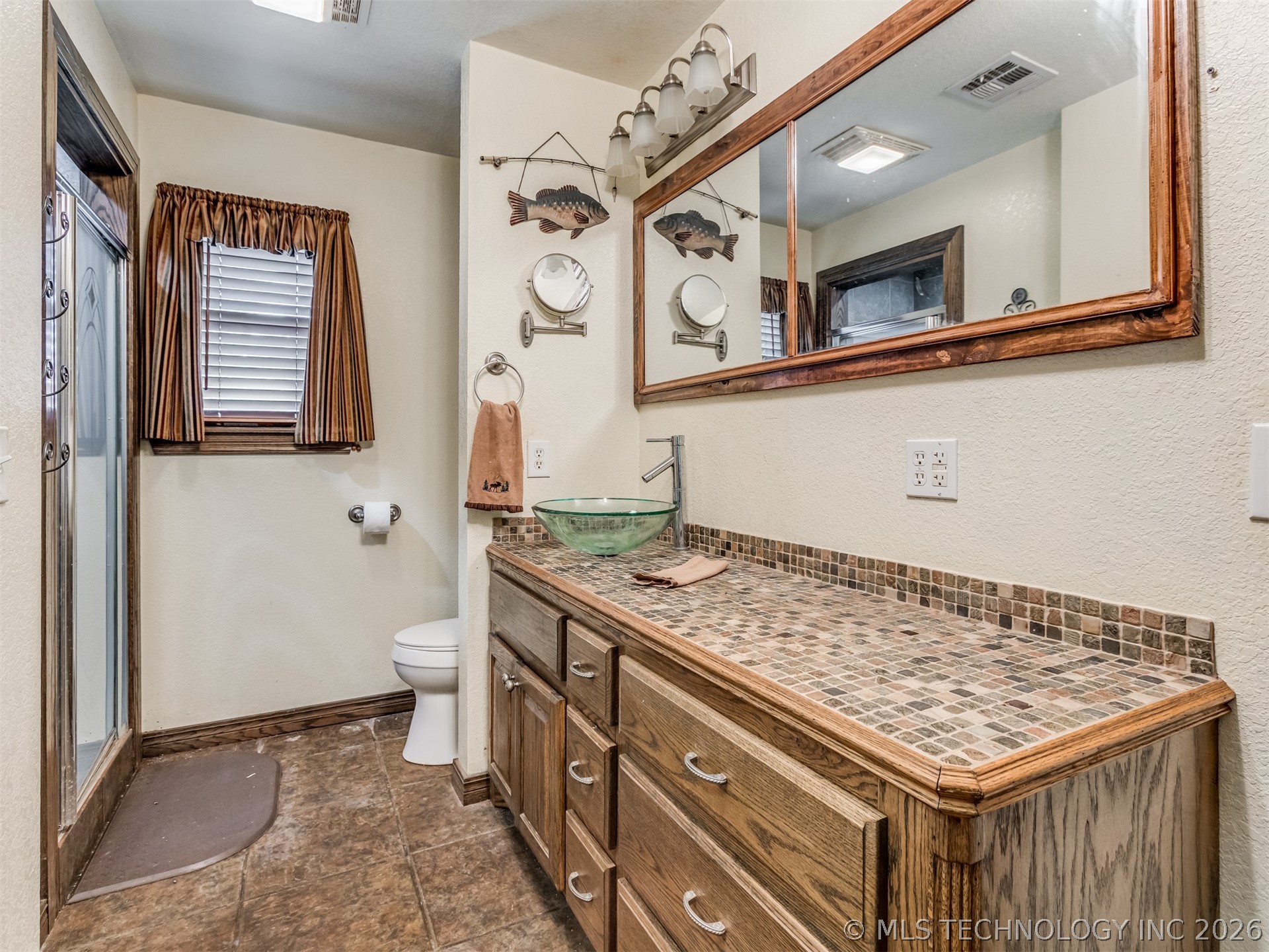 416627 Lakeside Property Photo 26