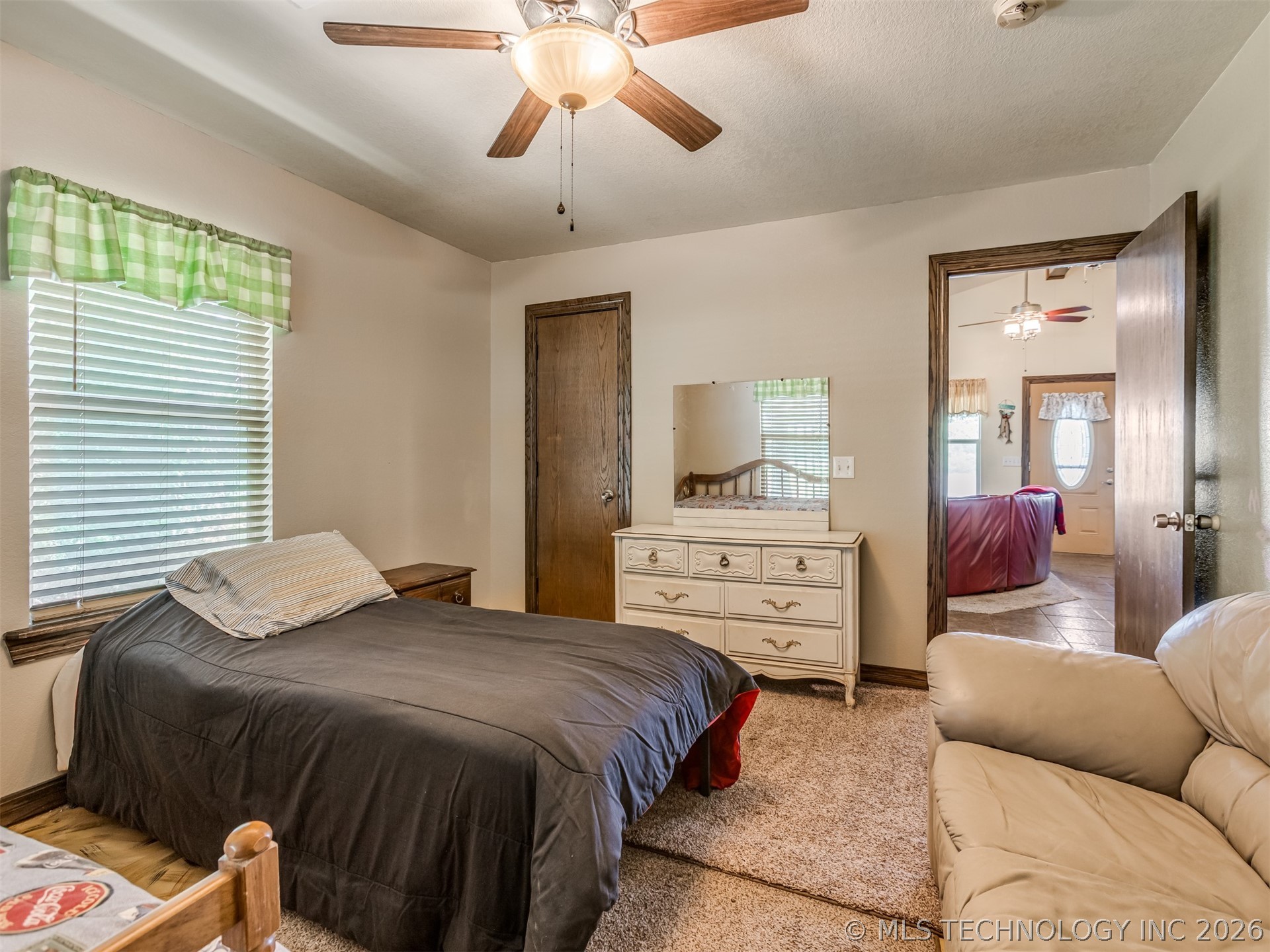 416627 Lakeside Property Photo 30