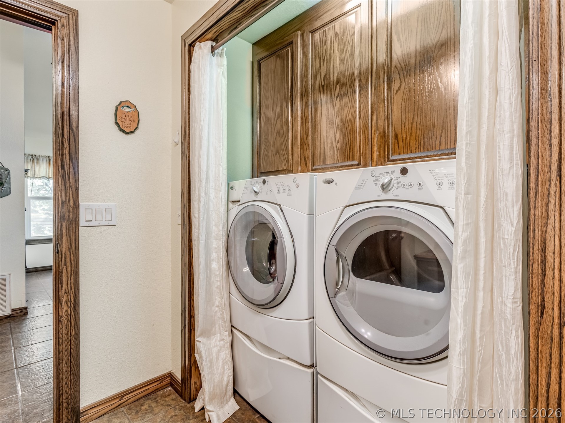 416627 Lakeside Property Photo 31
