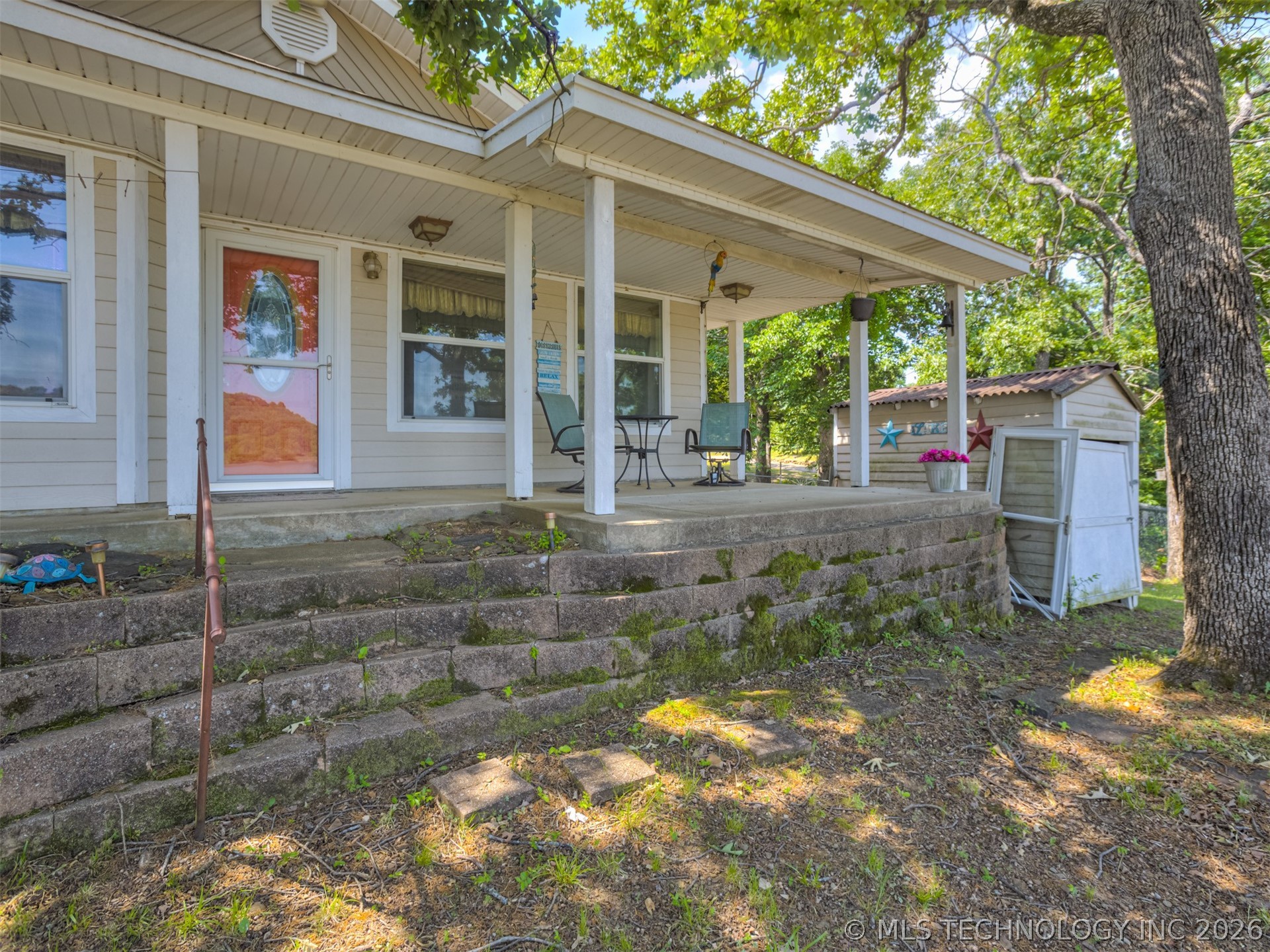 416627 Lakeside Property Photo 32