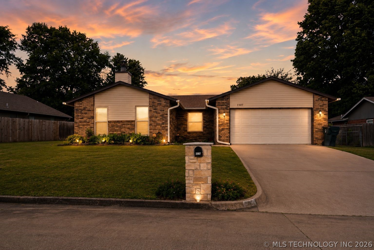 2307 E Fieldstone Street