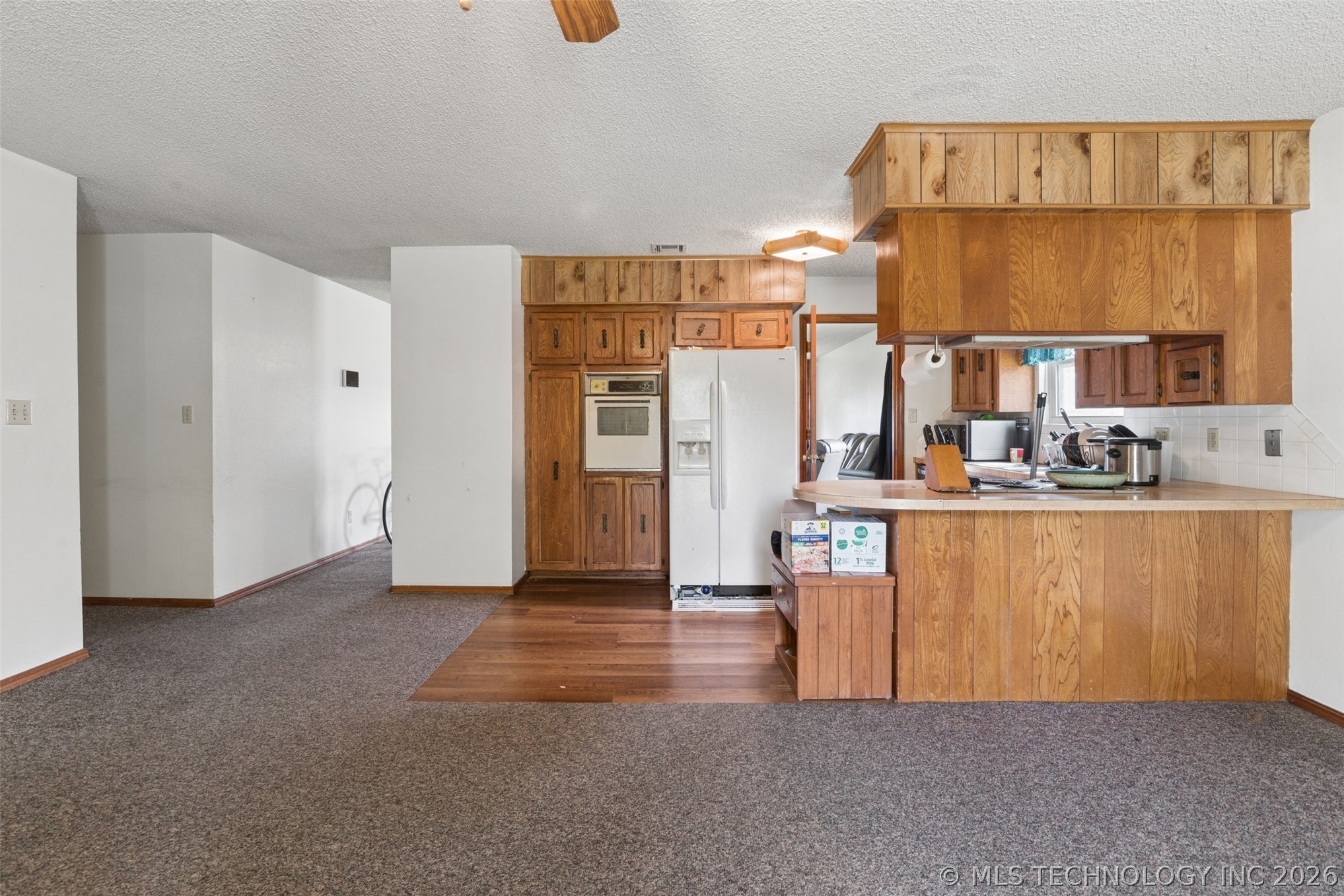 2307 E Fieldstone Street Property Photo 8