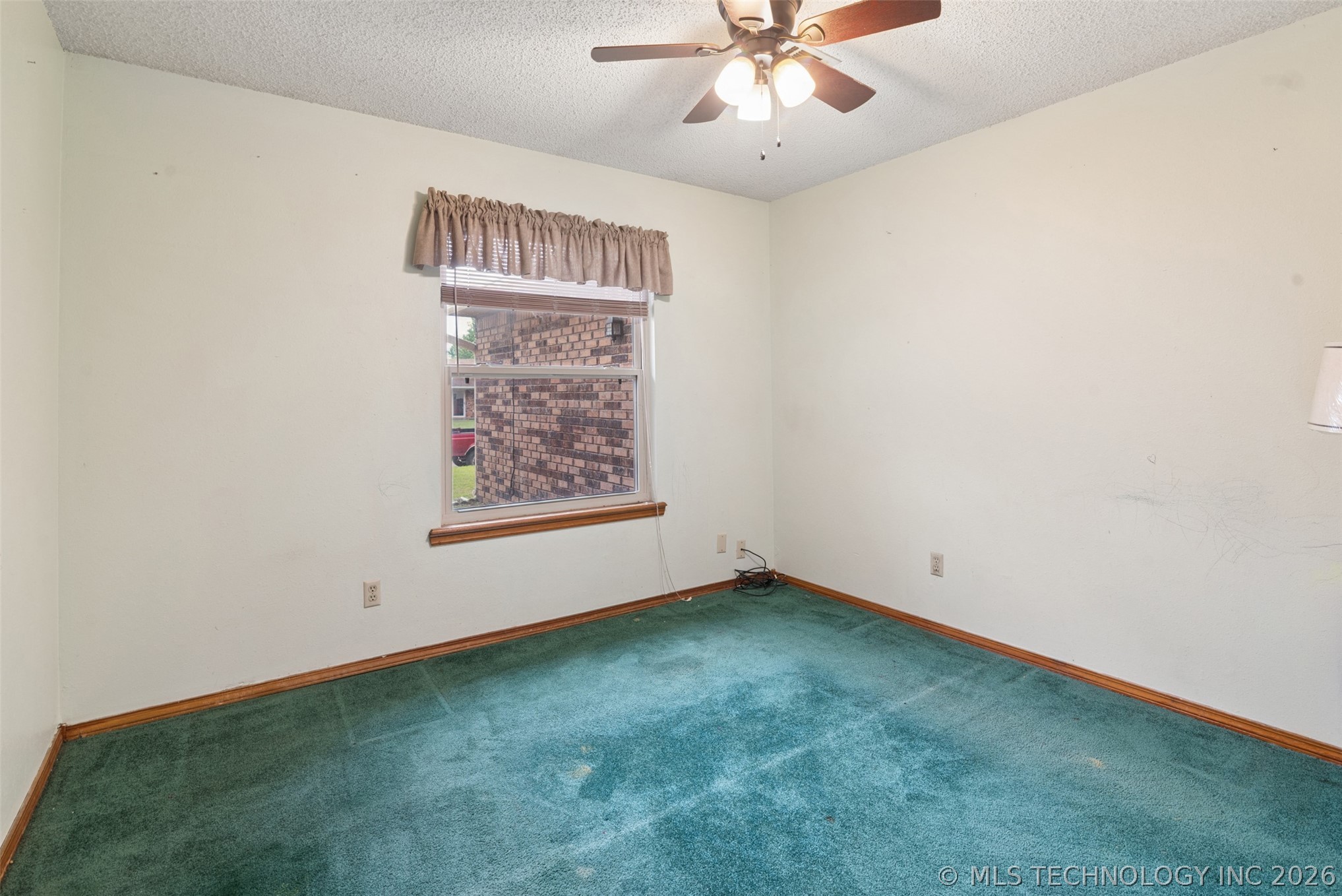 2307 E Fieldstone Street Property Photo 18