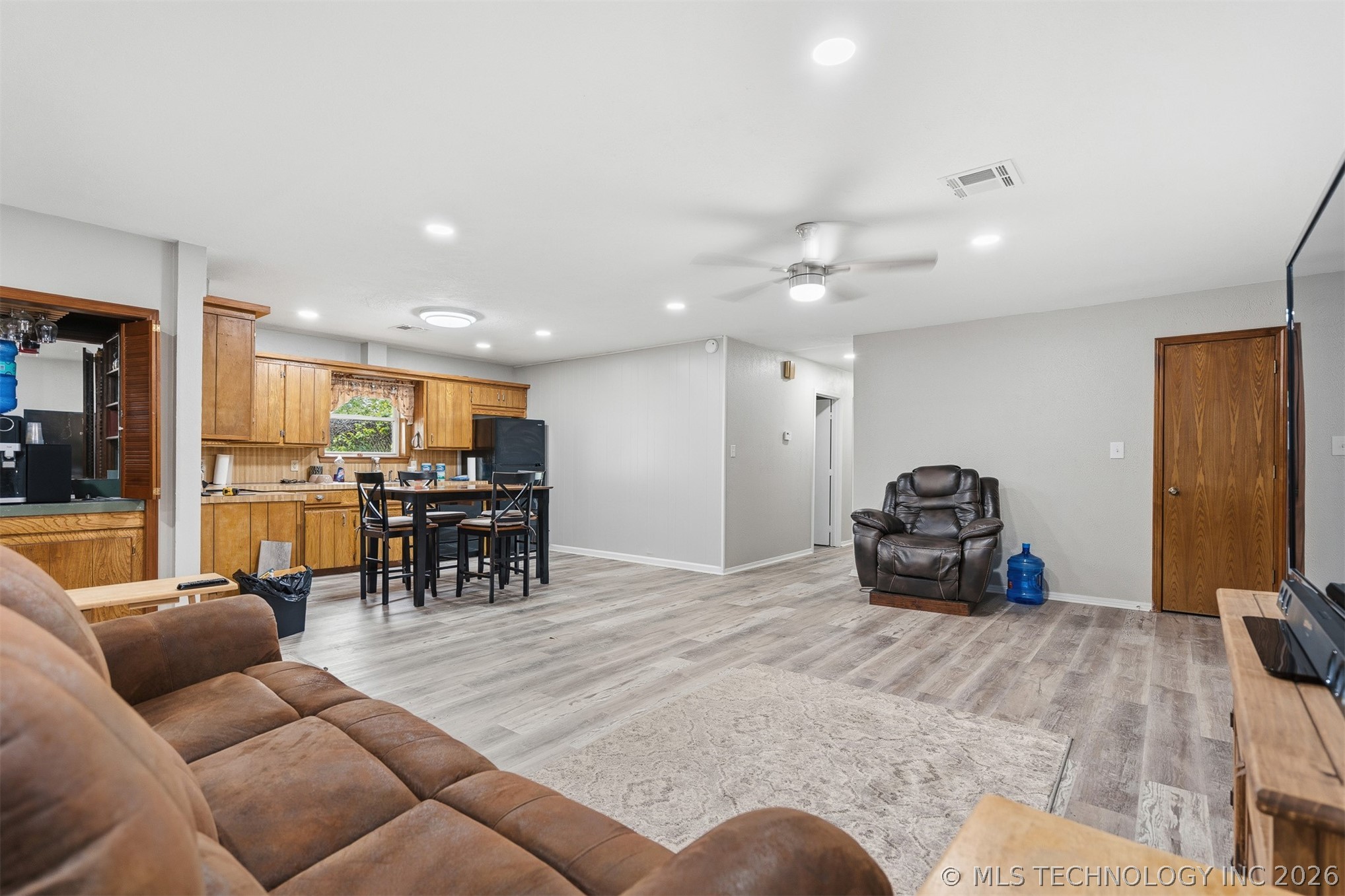 710 White Rock Property Photo 5
