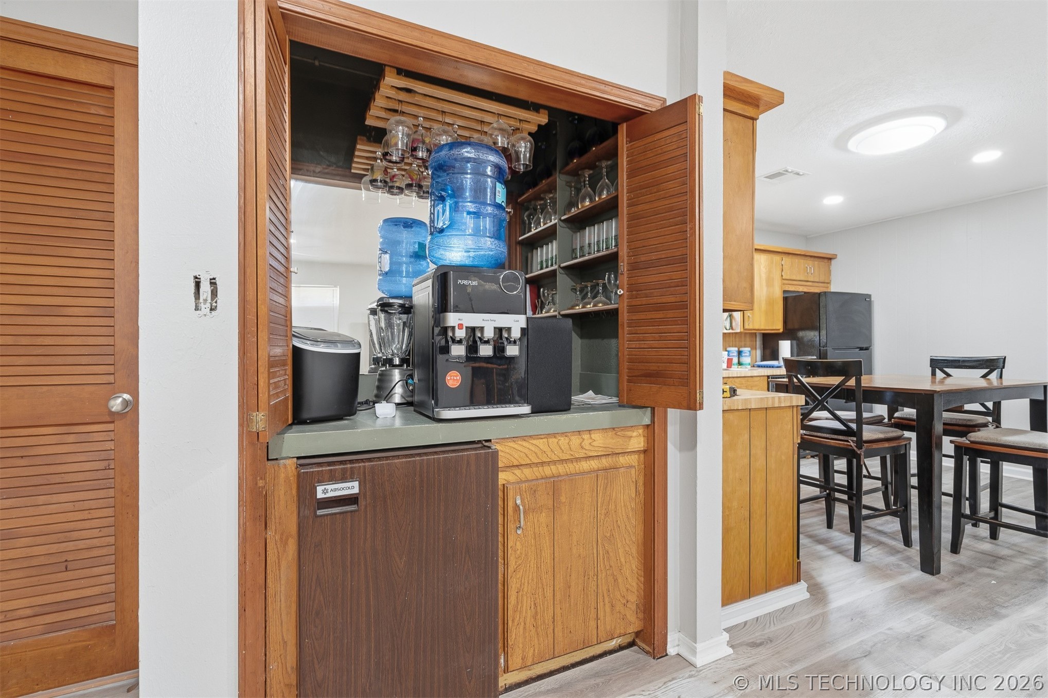 710 White Rock Property Photo 6