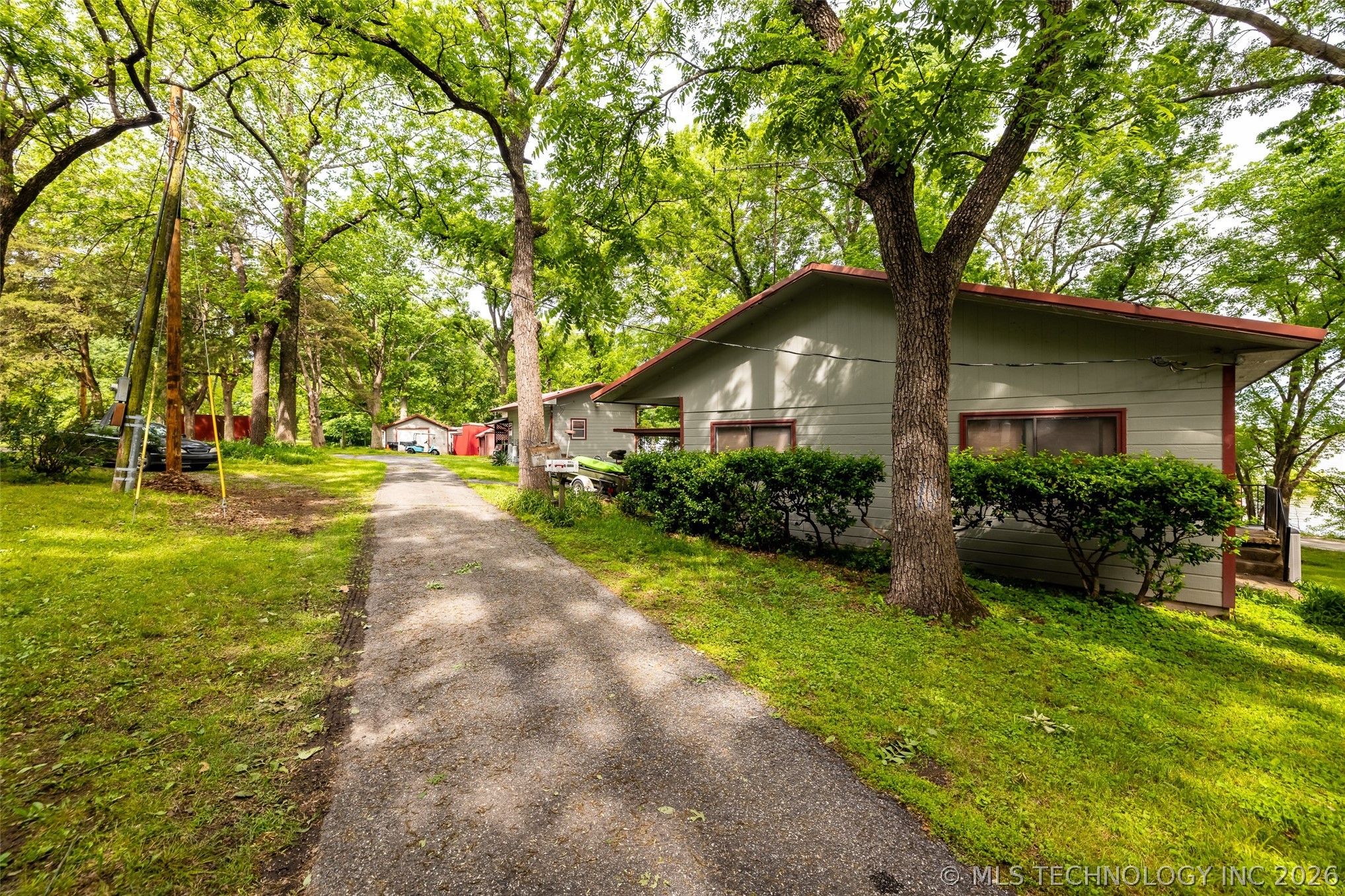 60801 E 265 Place Property Photo 8