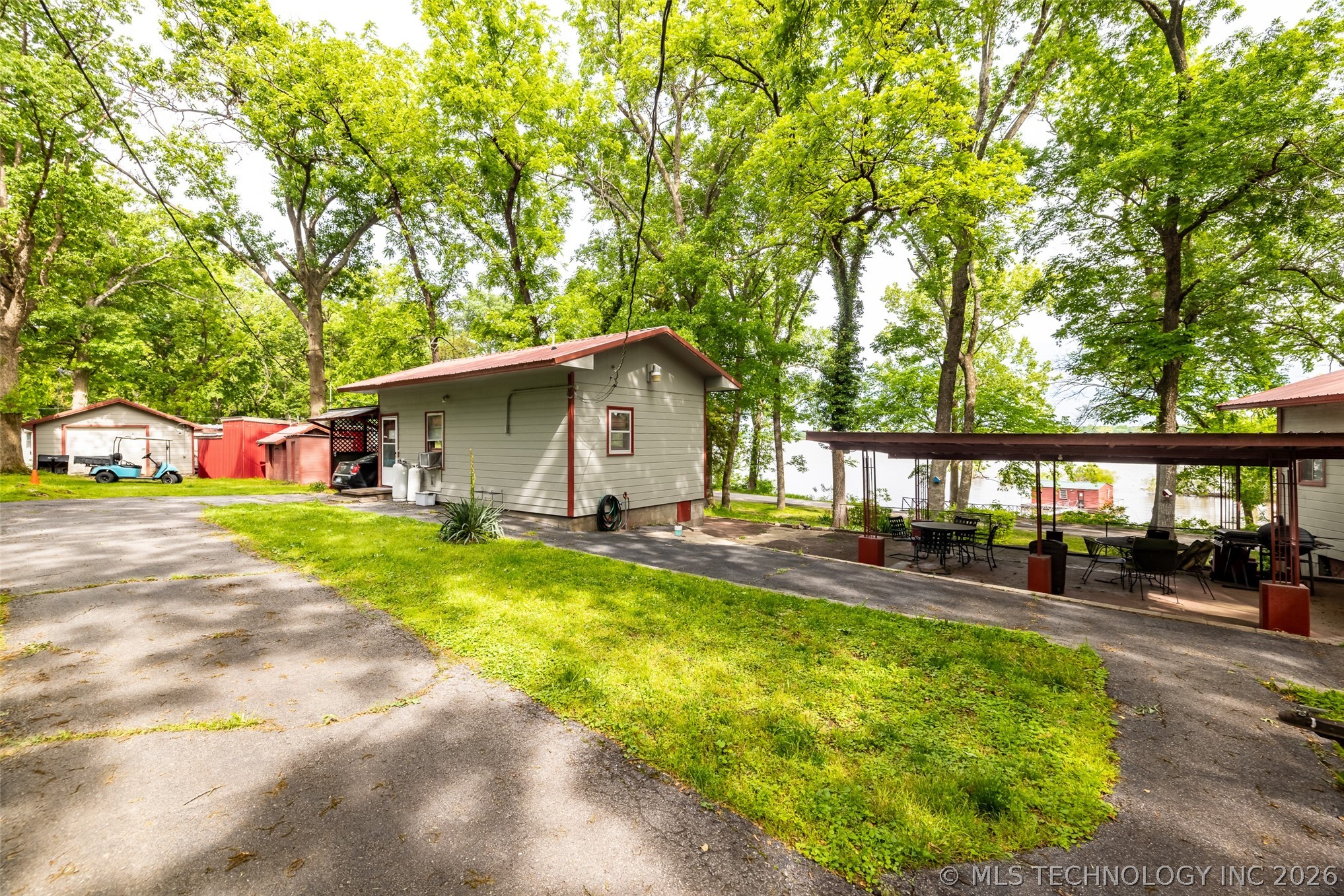 60801 E 265 Place Property Photo 9