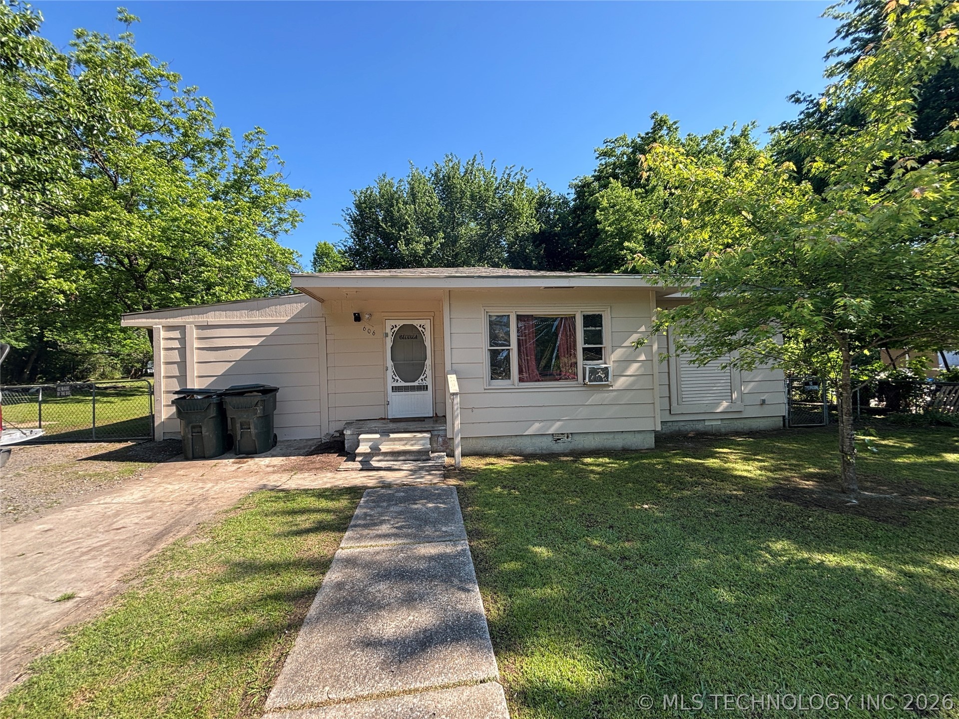 606 Marietta Street Property Photo 1
