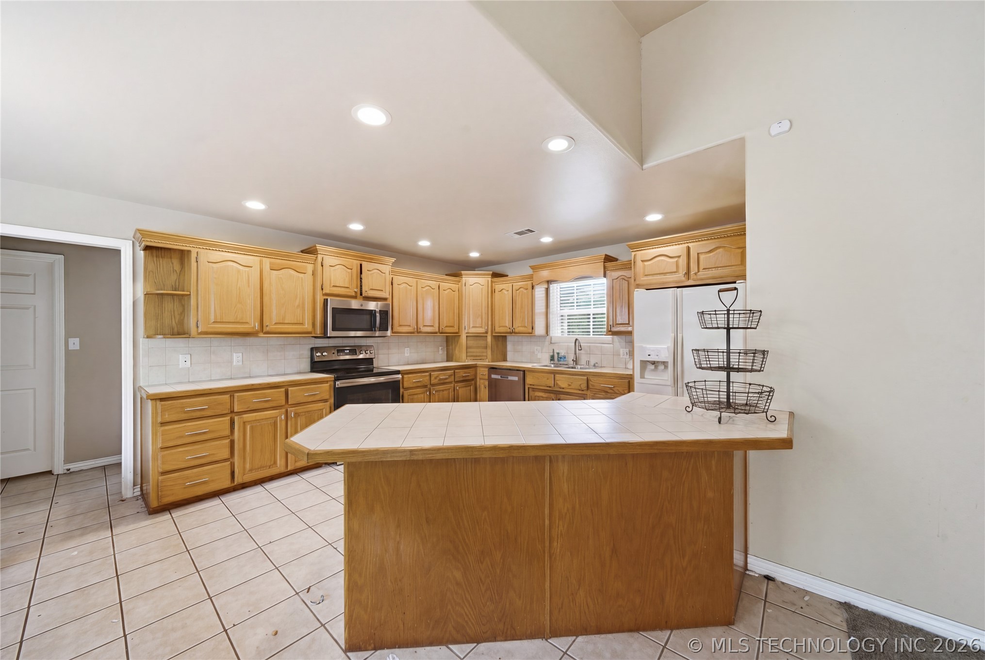 101283 S 4614 Road Property Photo 16