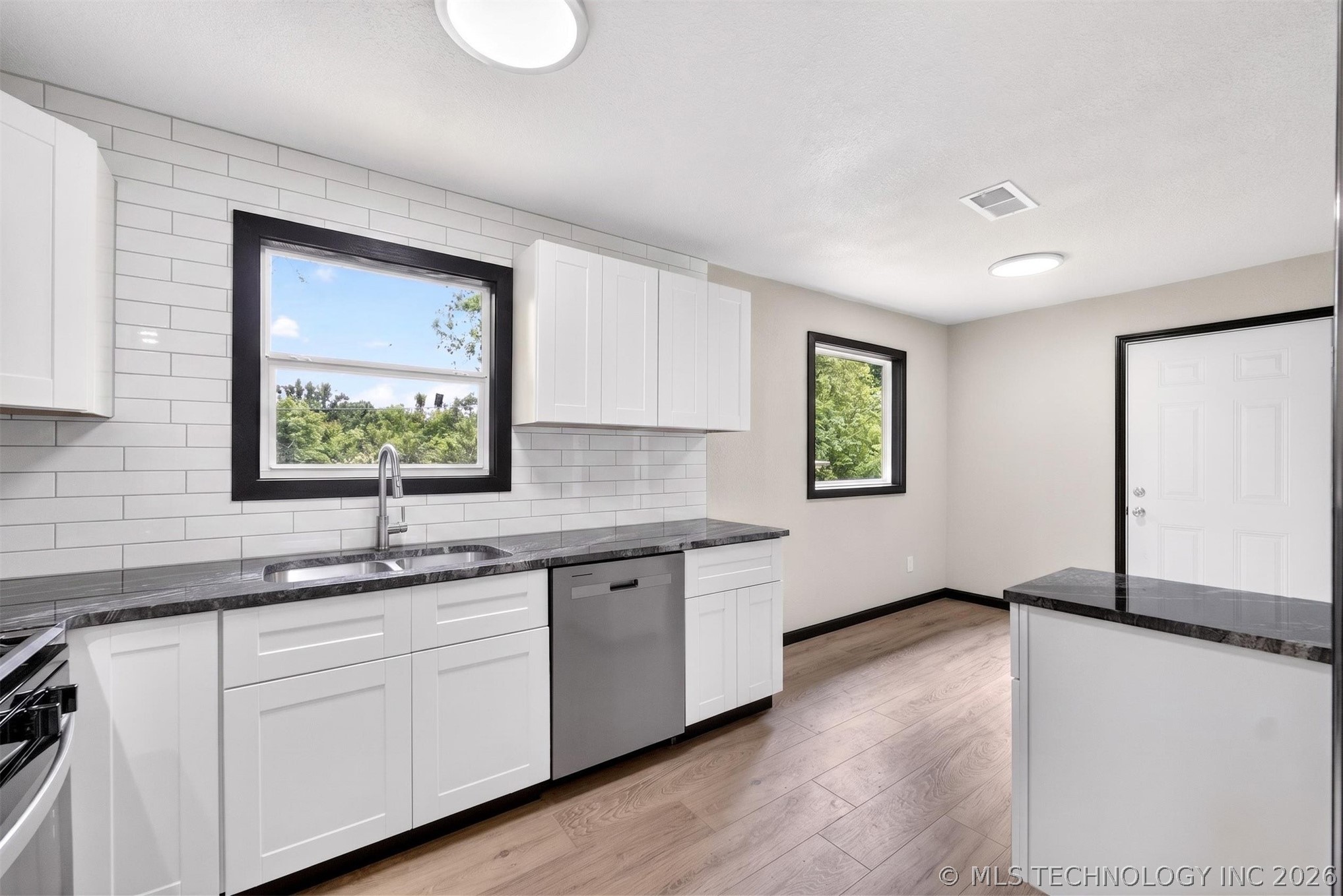 28 E 62nd Place N Property Photo 8