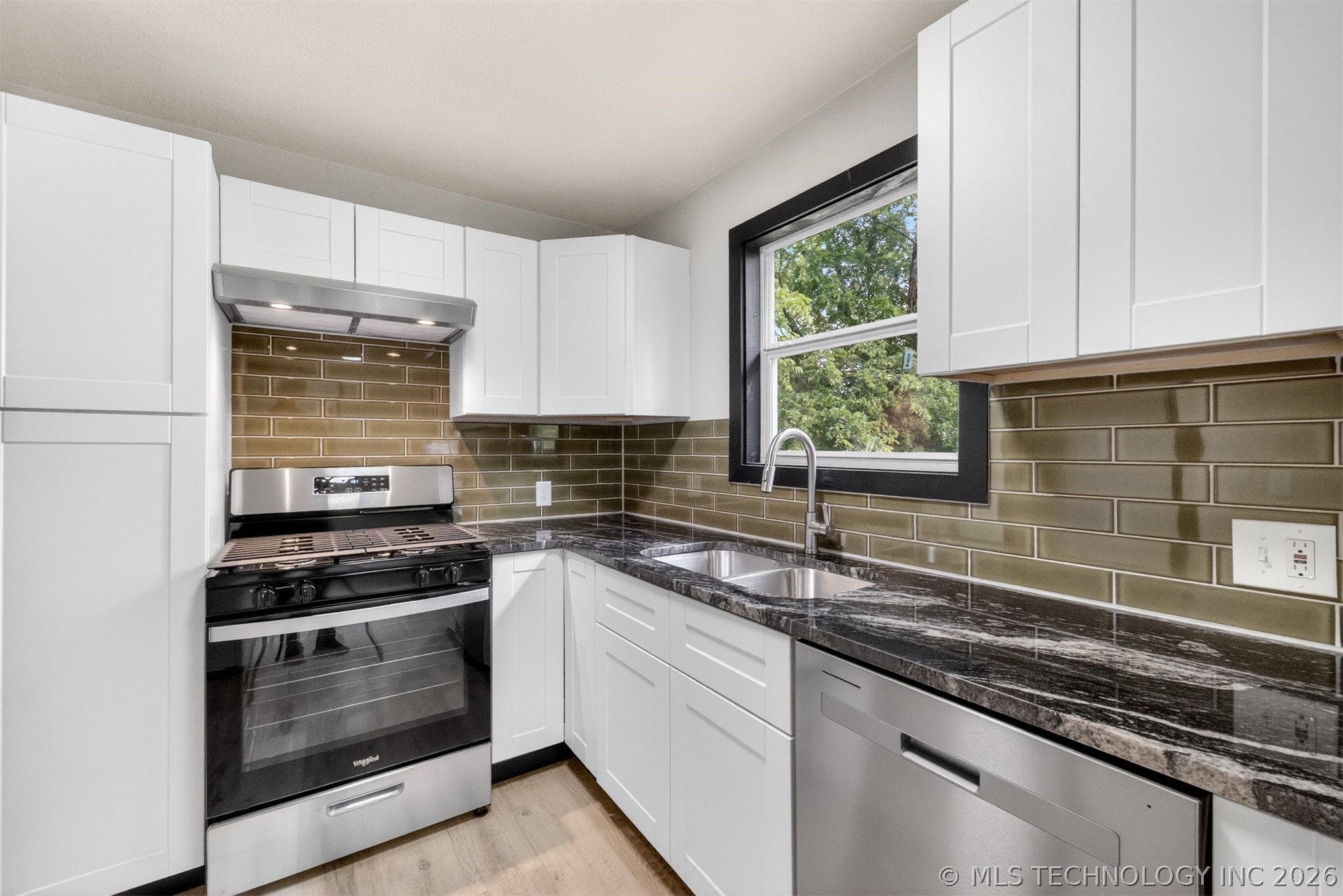28 E 62nd Place N Property Photo 9