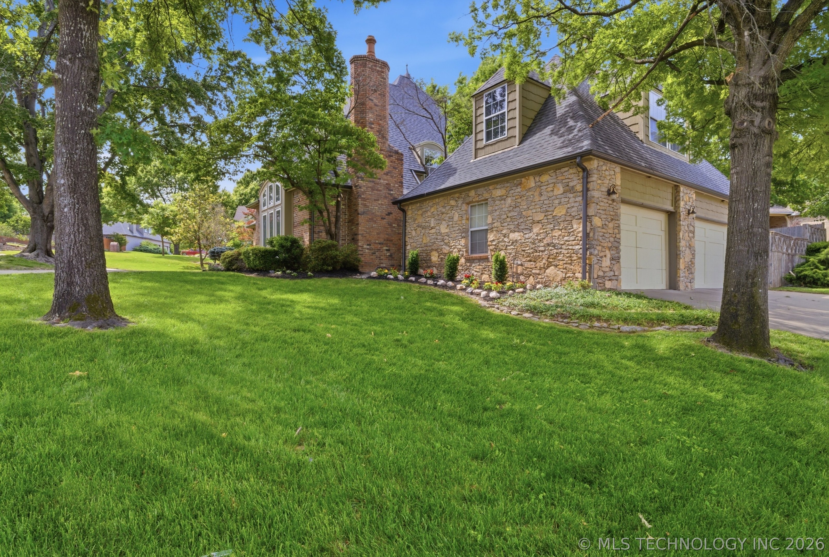 10202 S Knoxville Avenue Property Photo 60
