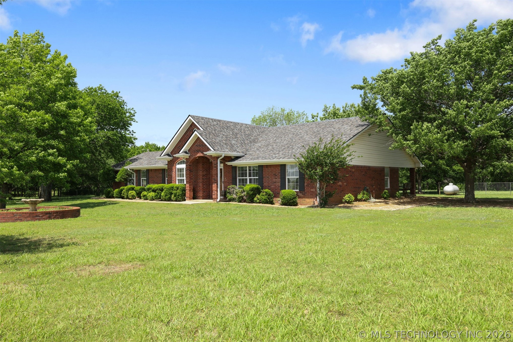 5181 State Road 70 E Property Photo 2