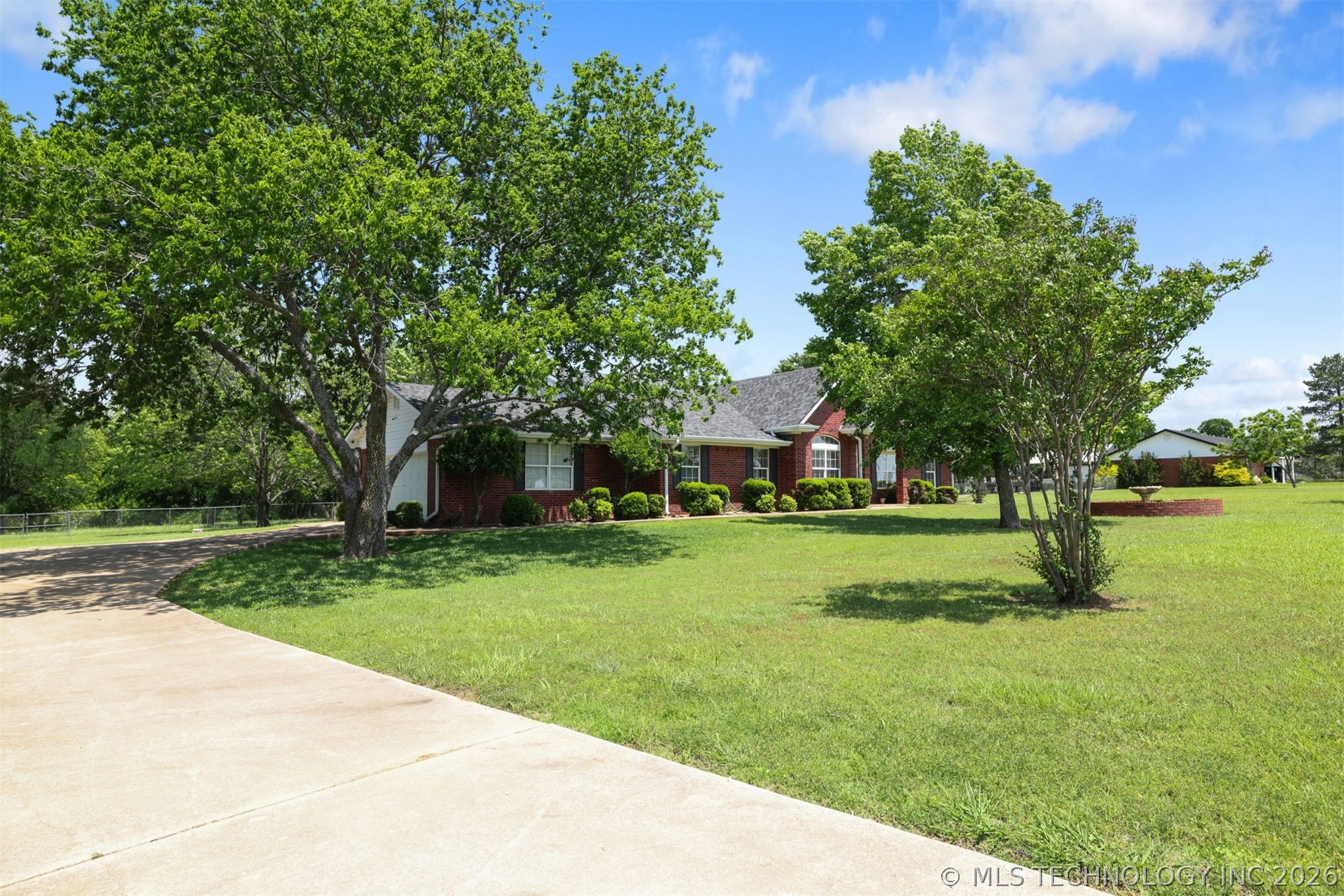 5181 State Road 70 E Property Photo 3