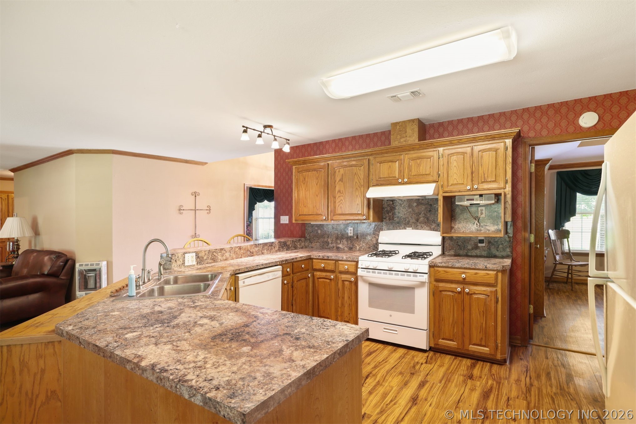 5181 State Road 70 E Property Photo 12