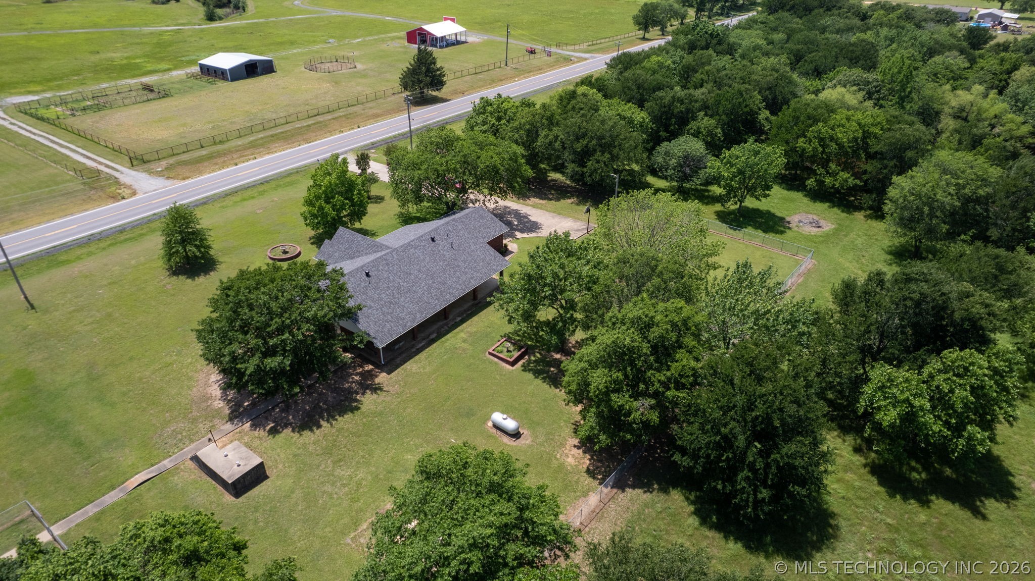 5181 State Road 70 E Property Photo 31