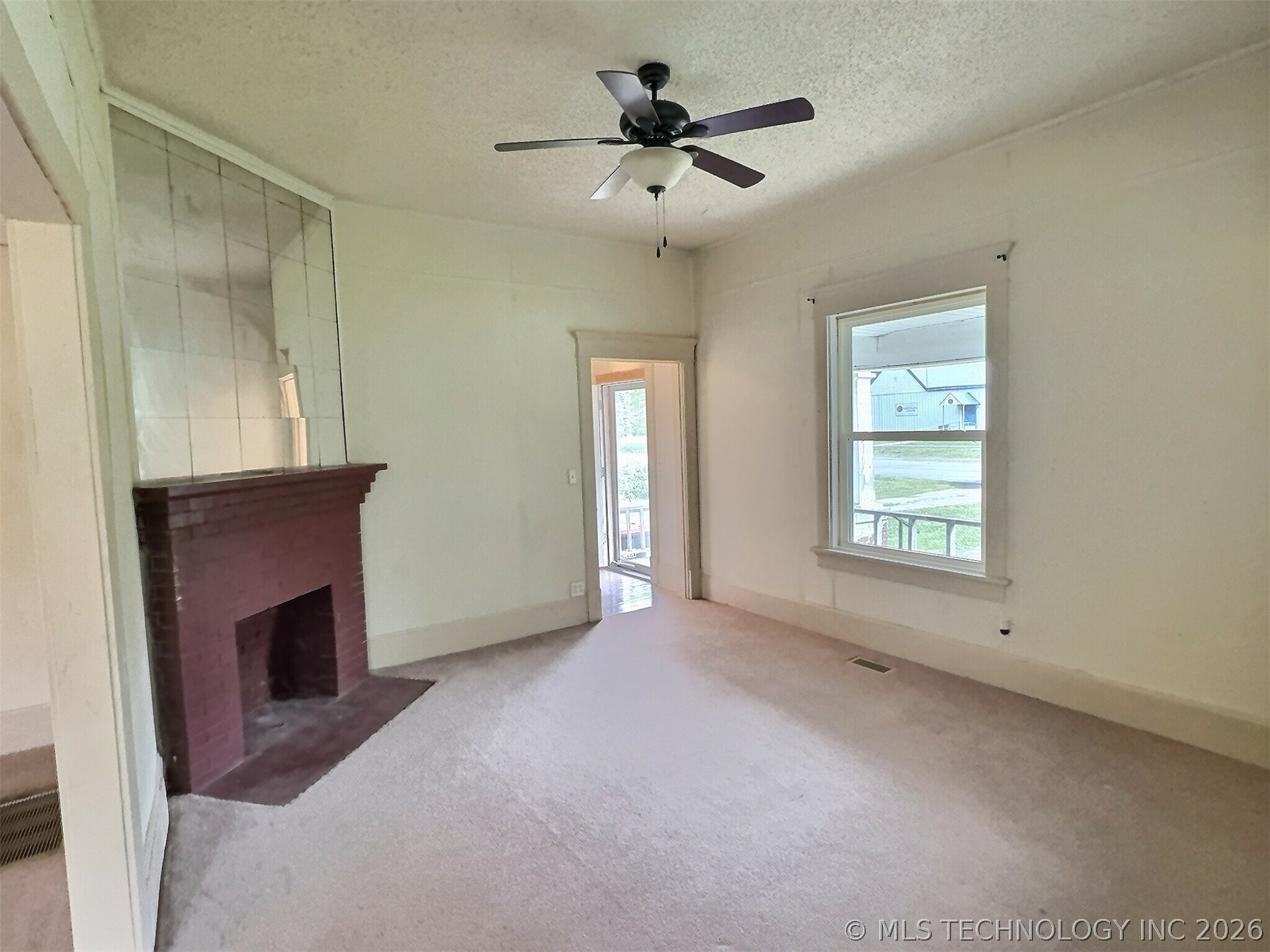 414 W 7th Street Property Photo 6
