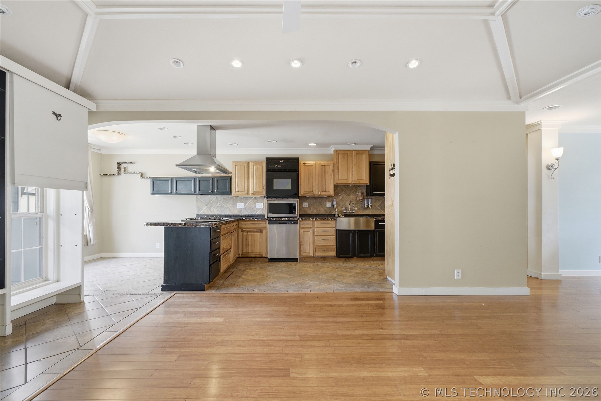 3226 N 2nd Place Property Photo 12