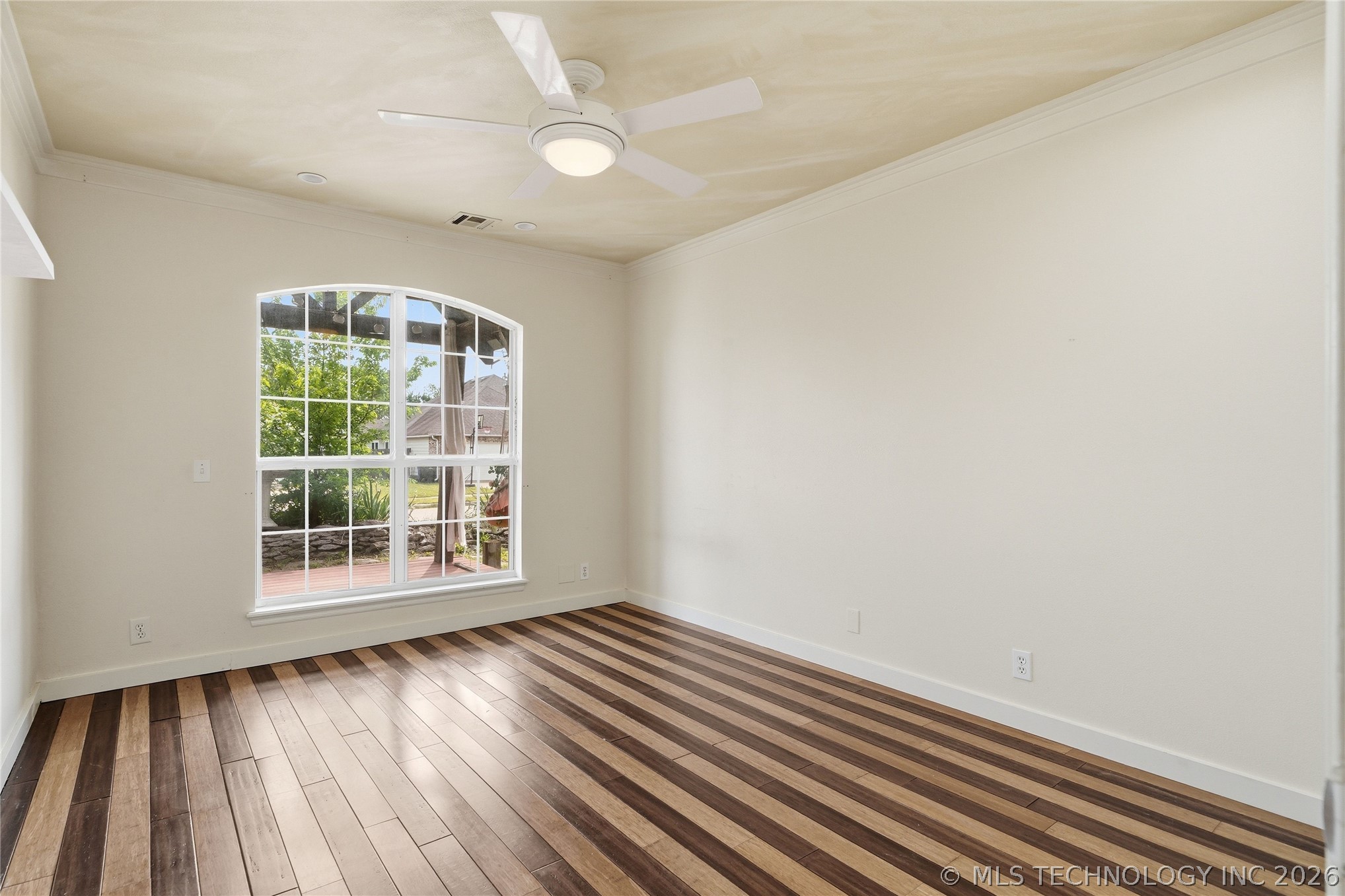 3226 N 2nd Place Property Photo 18