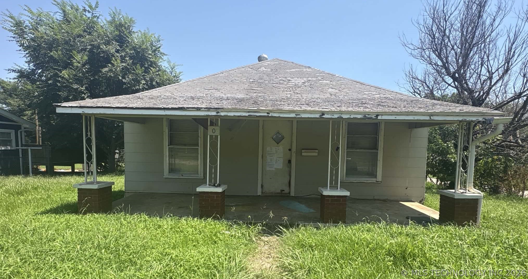 401 N Vine Avenue Property Photo 1
