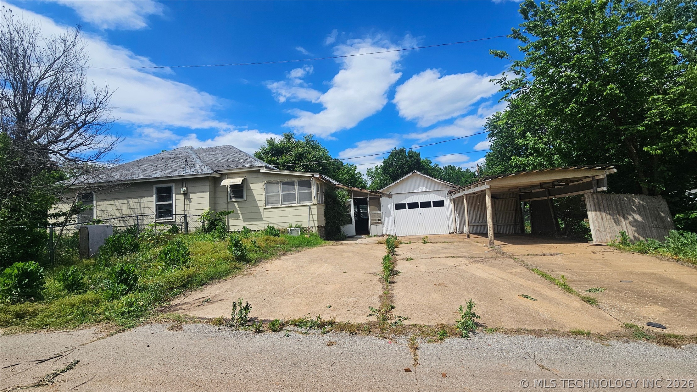 401 N Vine Avenue Property Photo 4