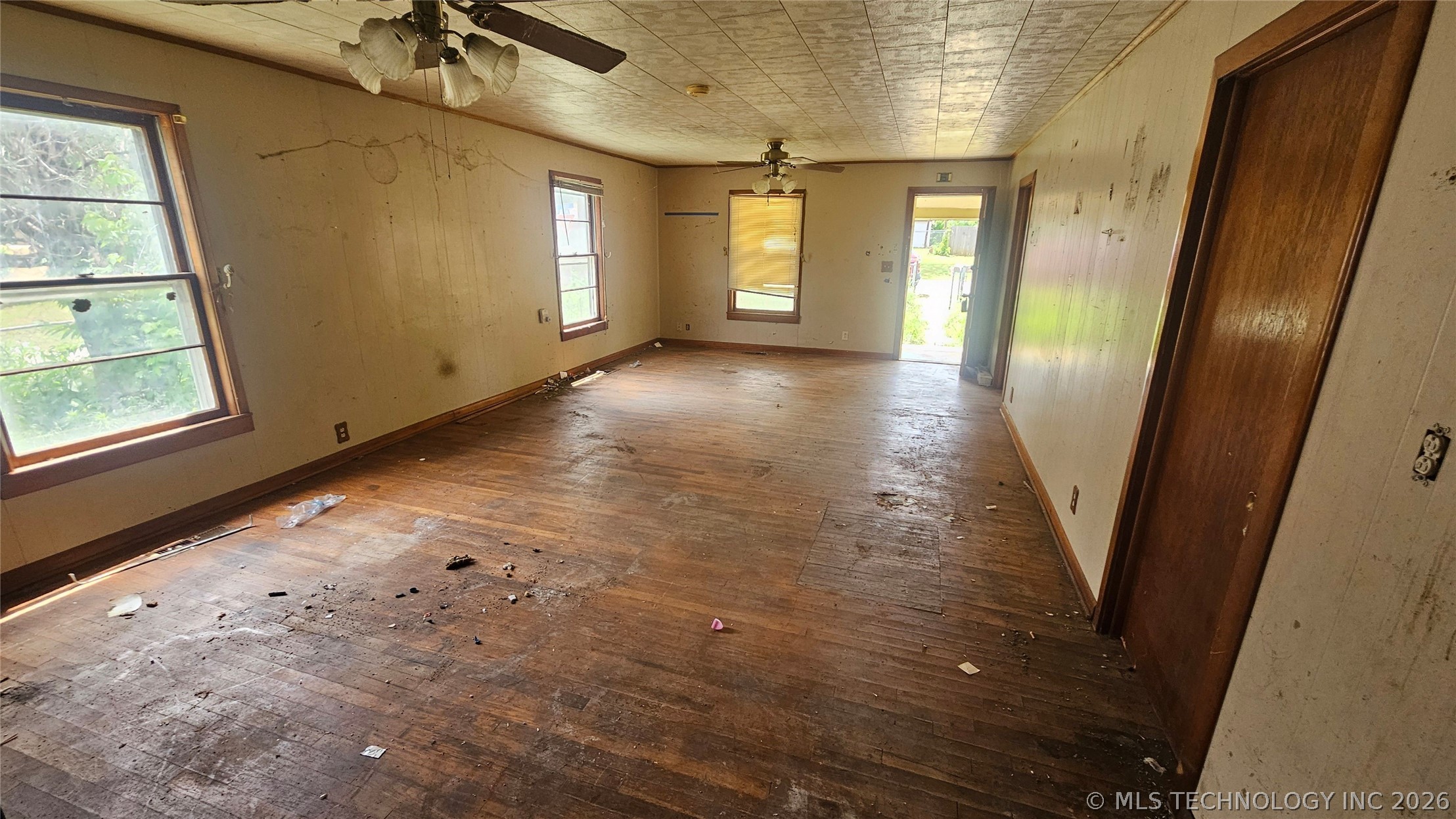 401 N Vine Avenue Property Photo 5