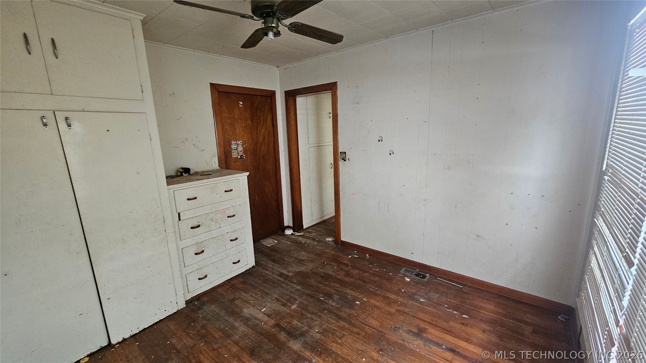 401 N Vine Avenue Property Photo 8
