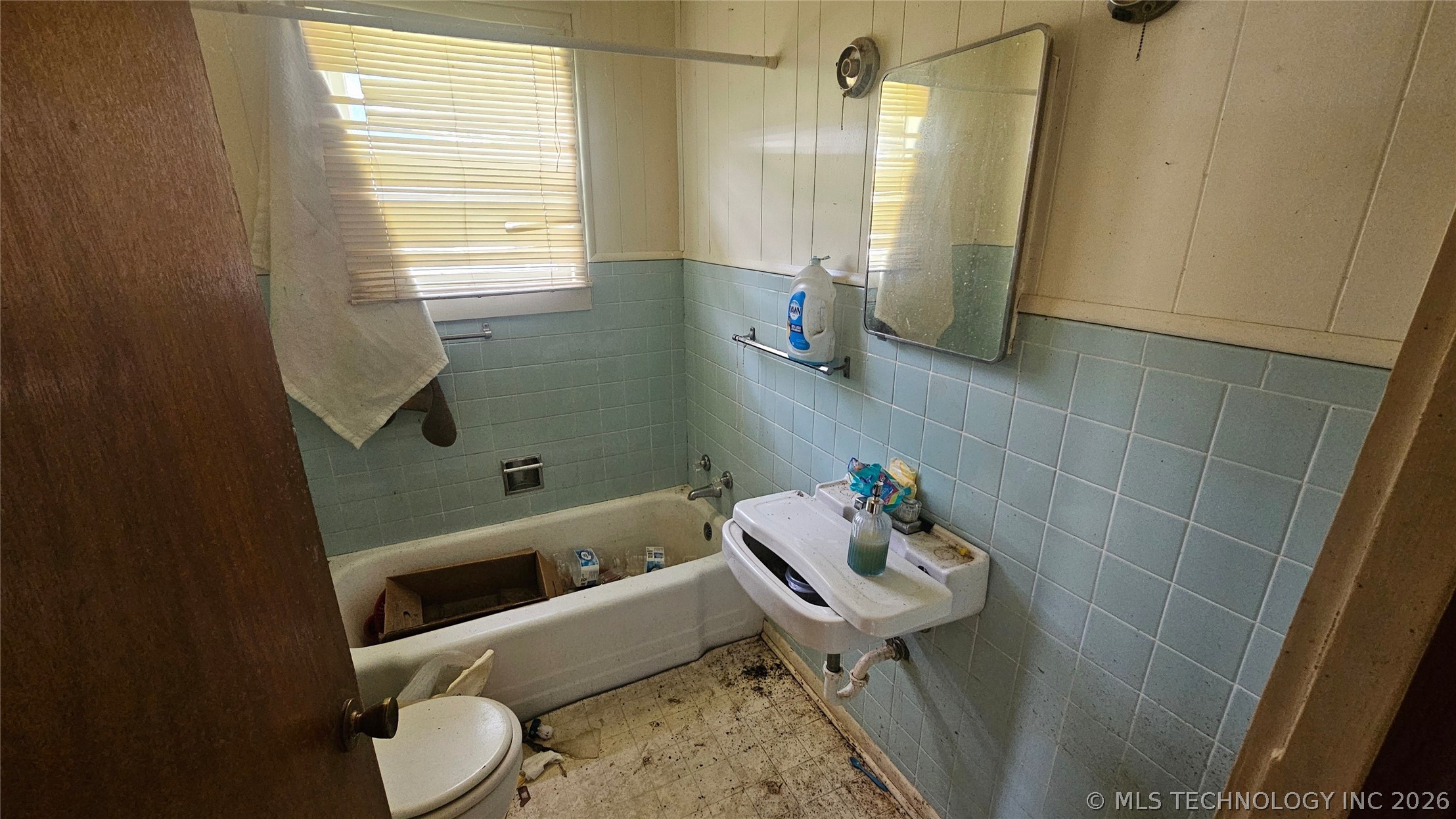 401 N Vine Avenue Property Photo 9