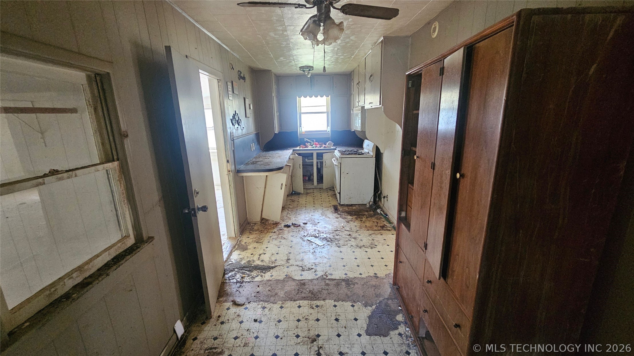 401 N Vine Avenue Property Photo 10