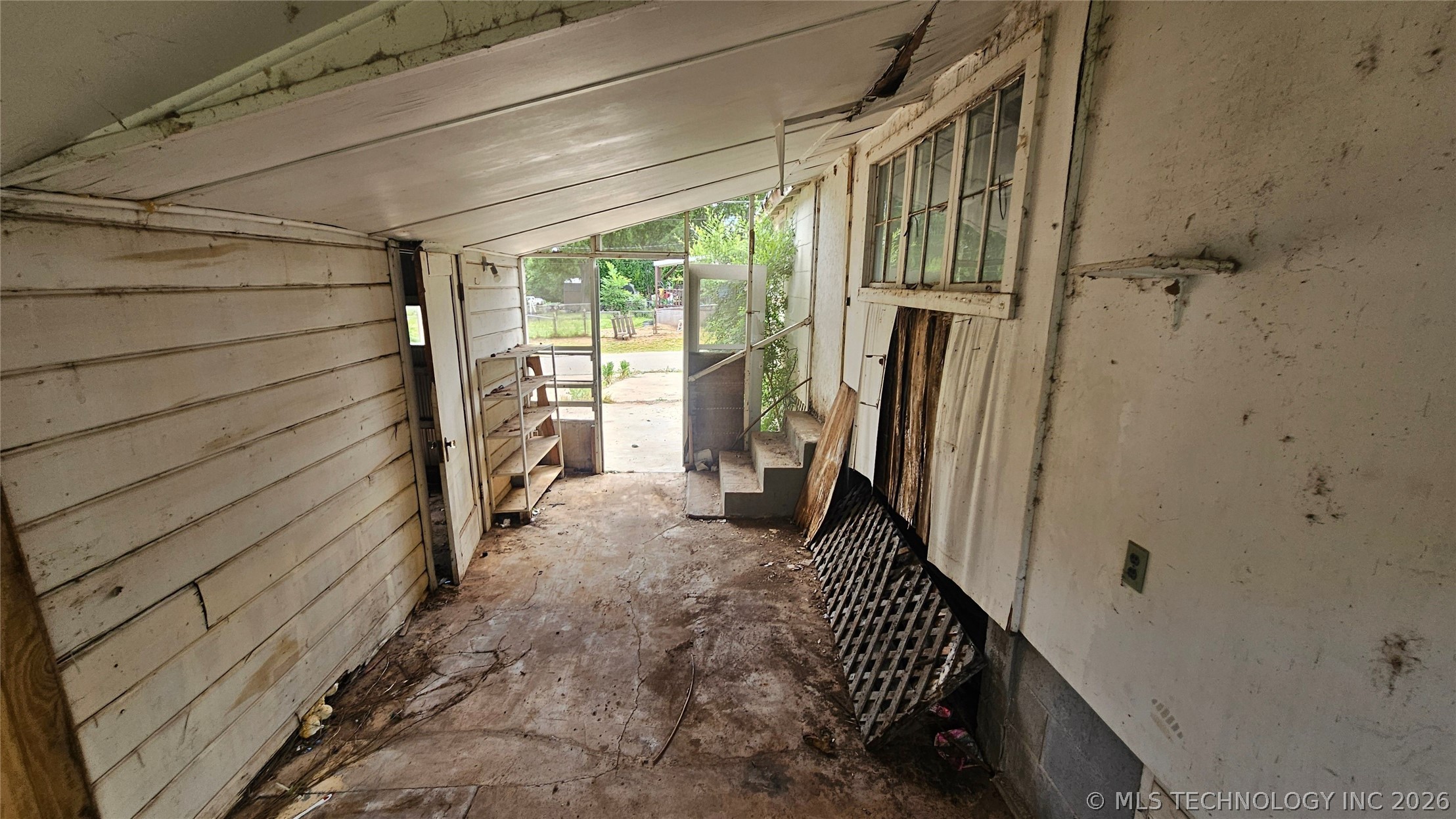 401 N Vine Avenue Property Photo 14