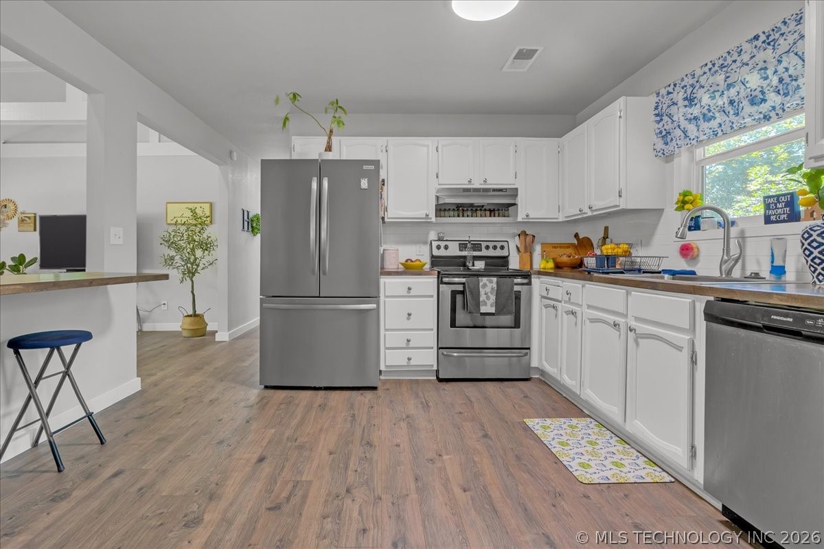 2578 W Hillcrest Drive Property Photo 6