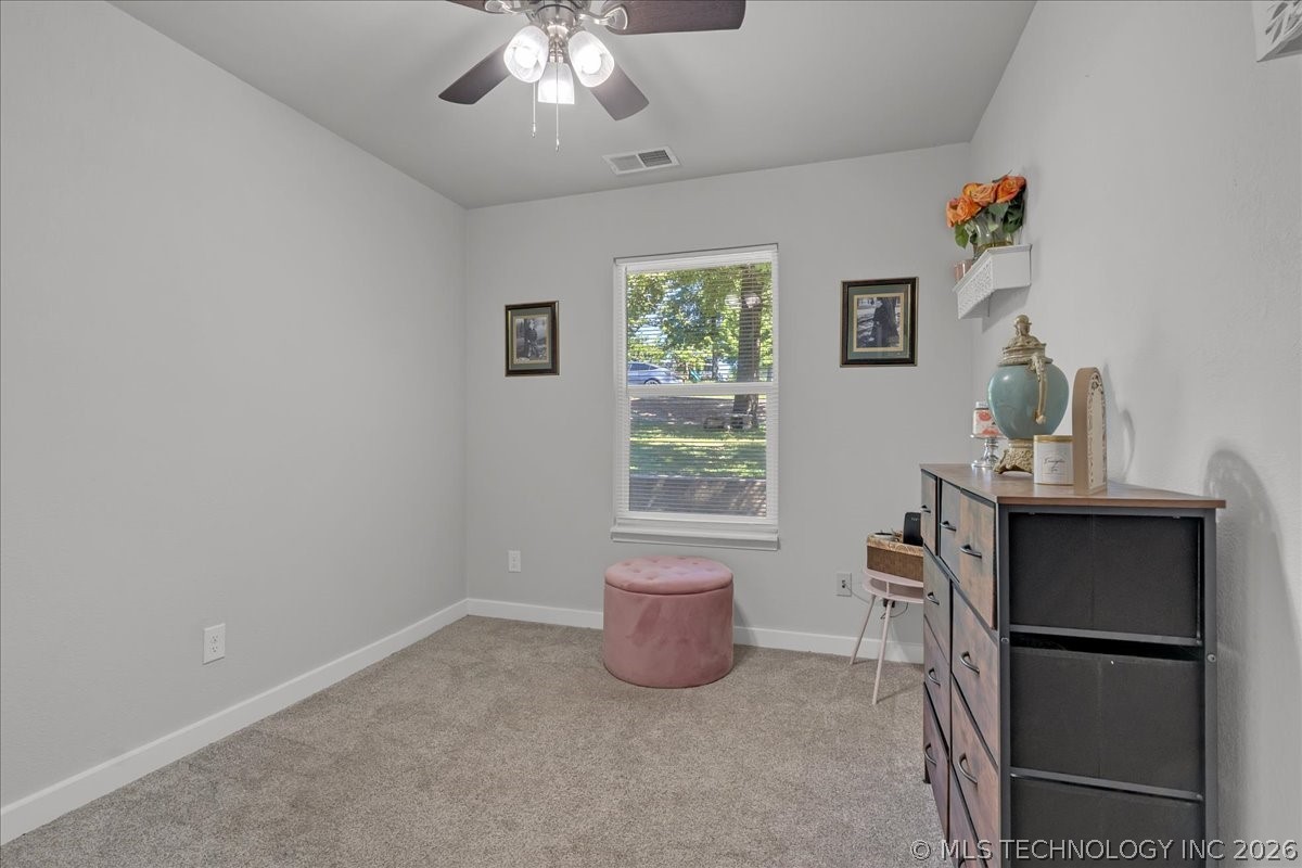 2578 W Hillcrest Drive Property Photo 15
